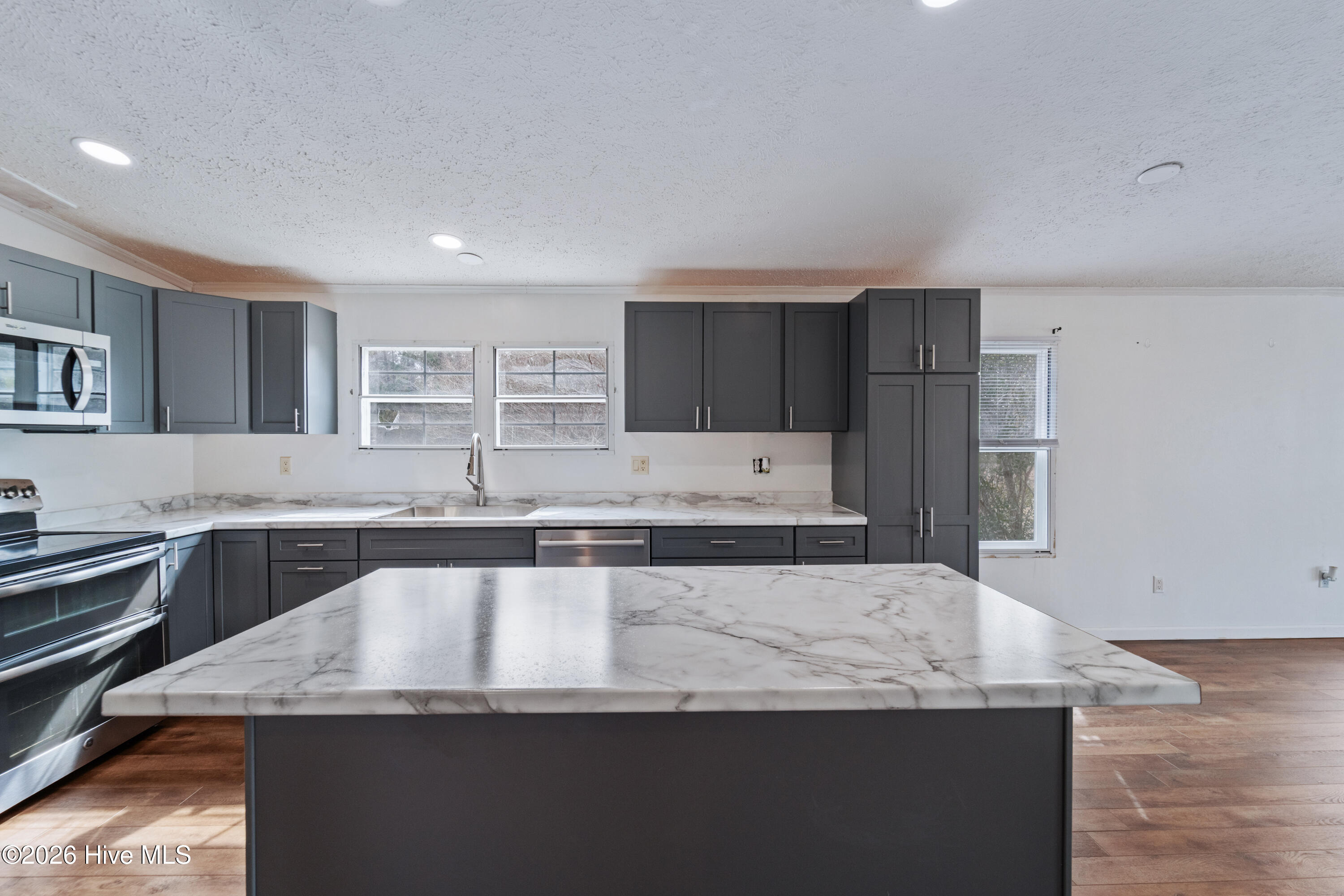 100556761 | Photo 10