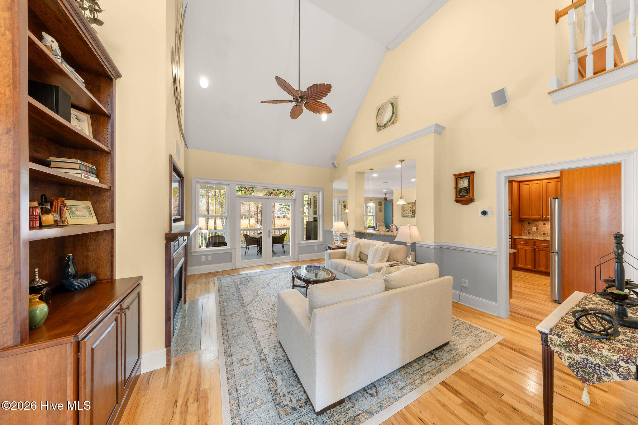 100557018 | Photo 22