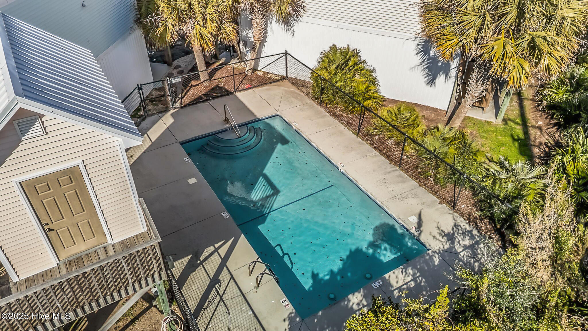 100515598 | Photo 42