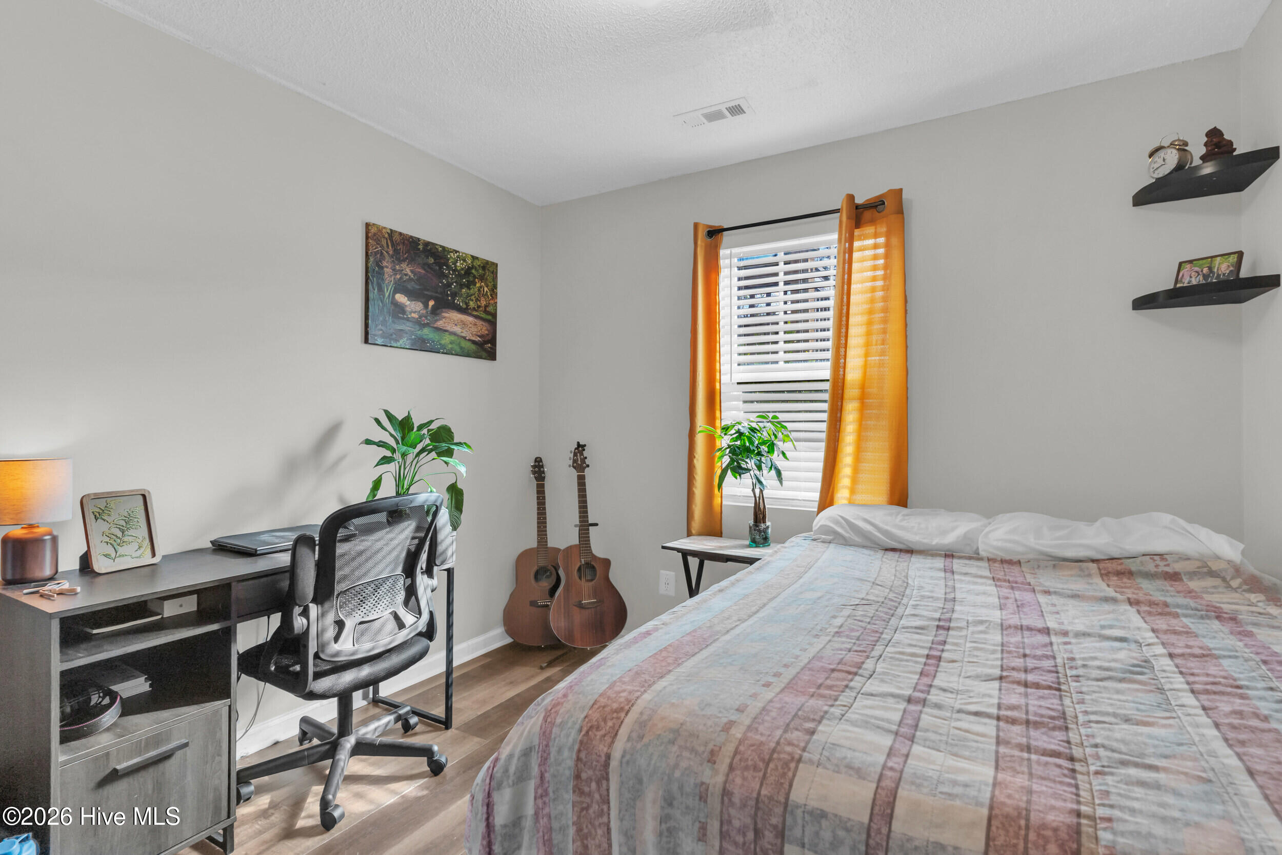 100548412 | Photo 12