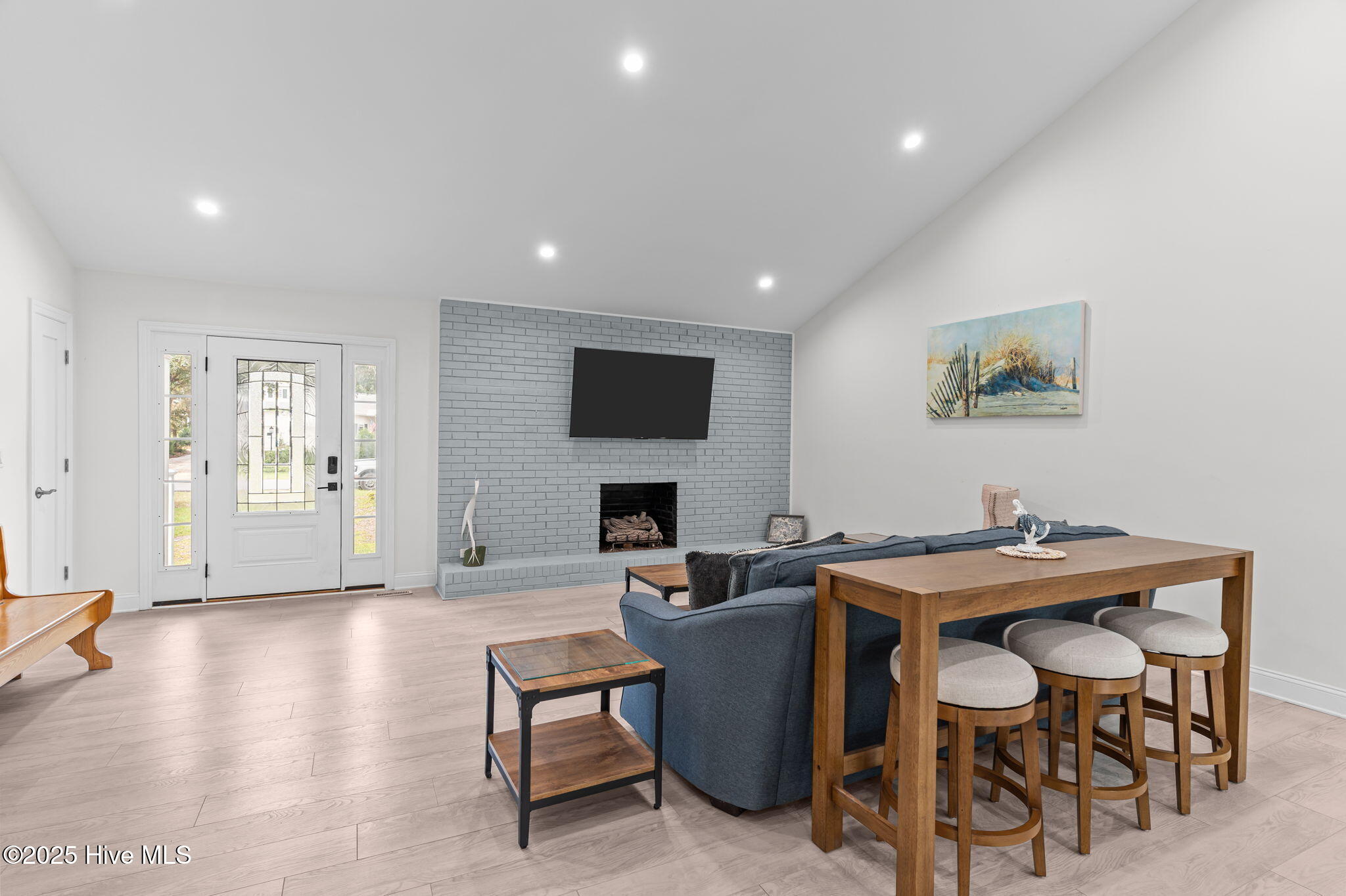 100564667 | Photo 19