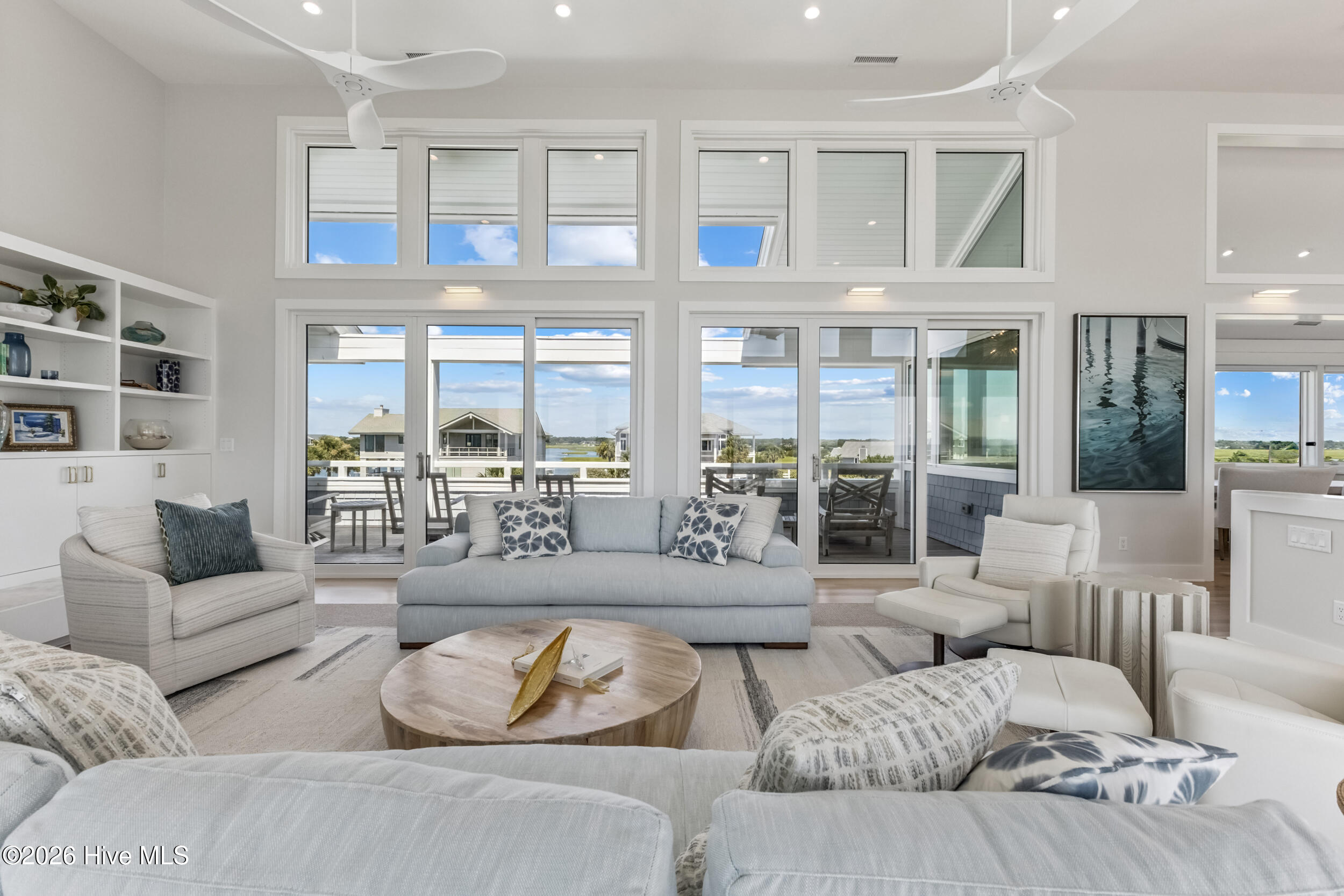 100560711 | Photo 10