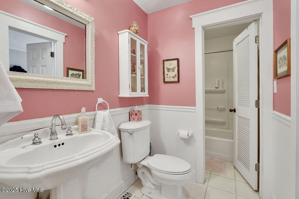 100533114 | Photo 24