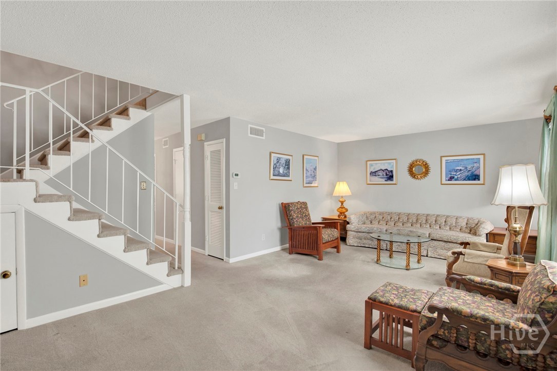 455 Mall Boulevard 6