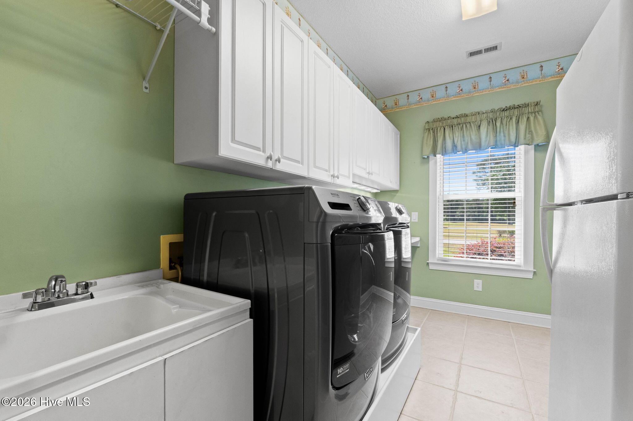 100567537 | Photo 49