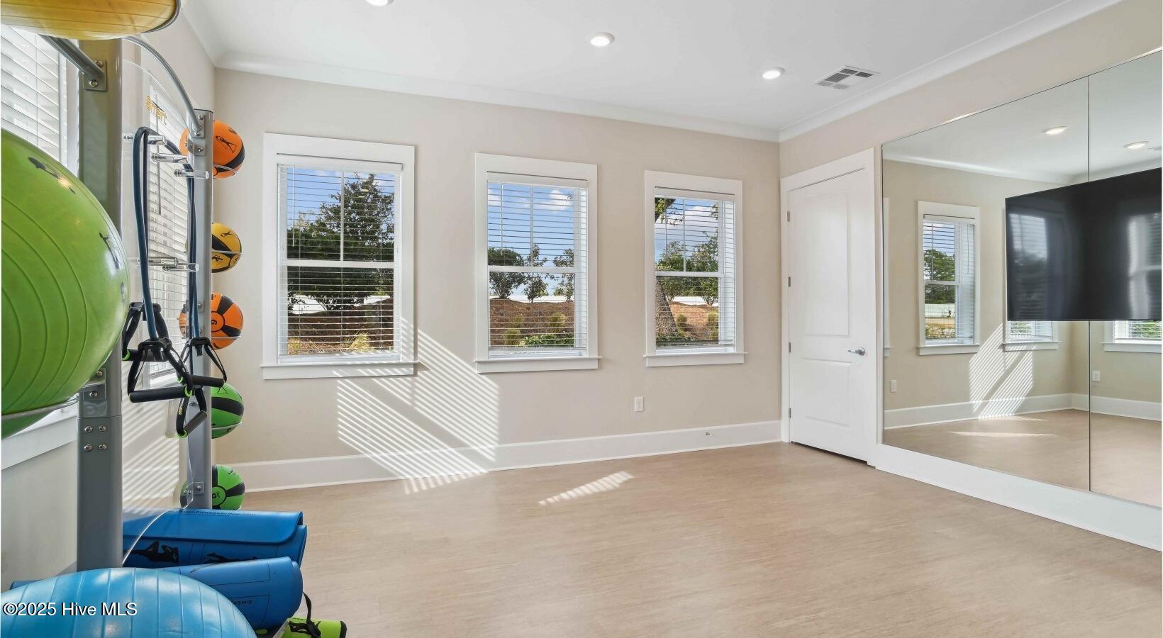 100551833 | Photo 12