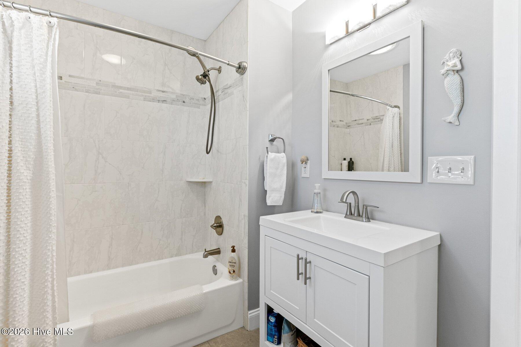 100548098 | Photo 28