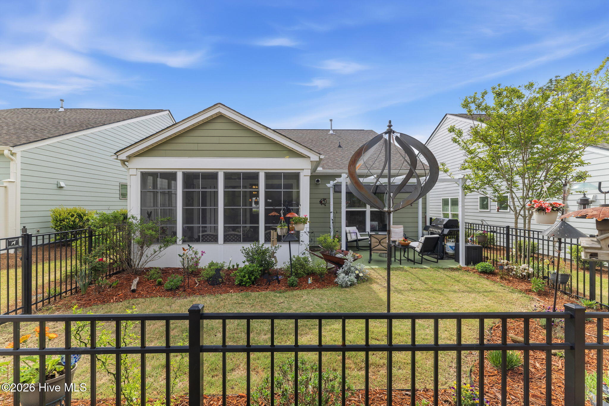 100565858 | Photo 42