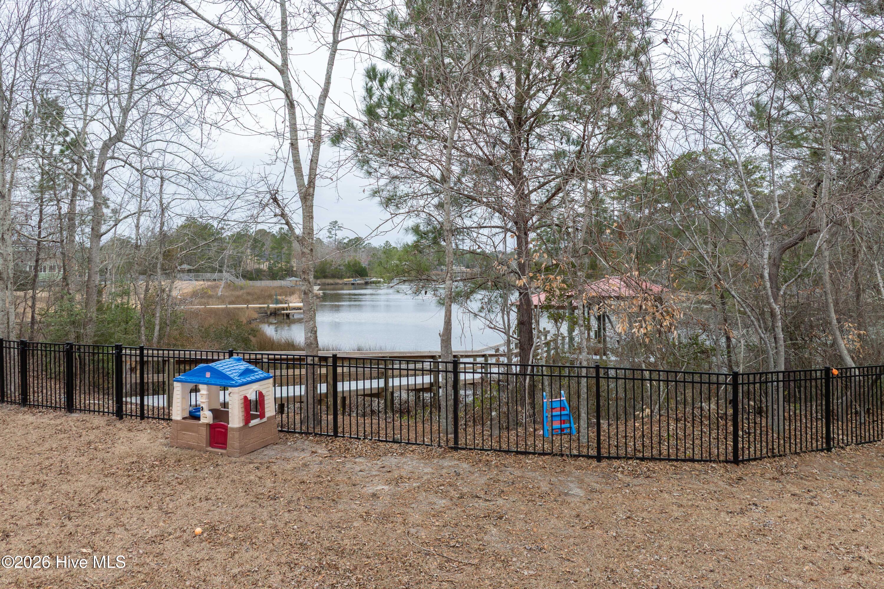 100557107 | Photo 55