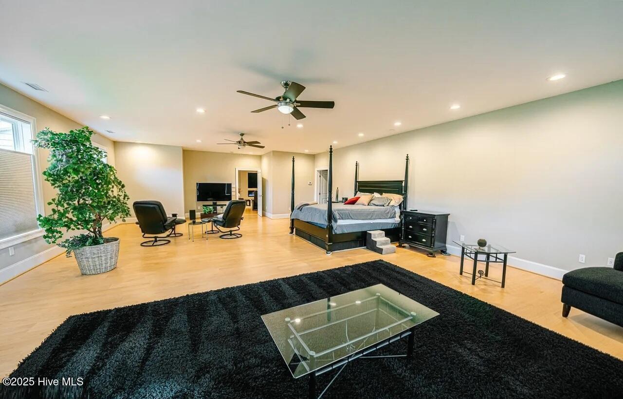 100547219 | Photo 29