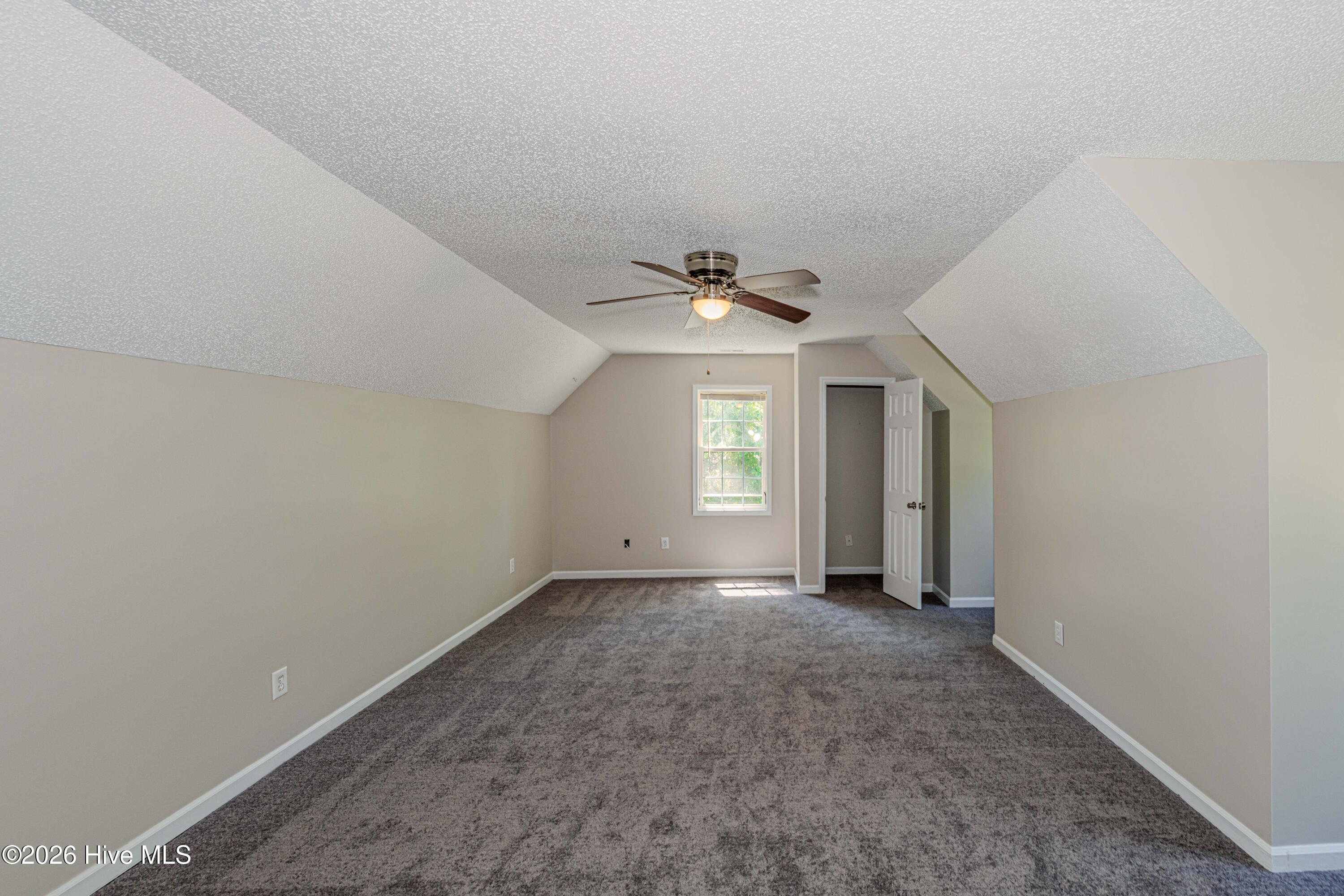 100568422 | Photo 54