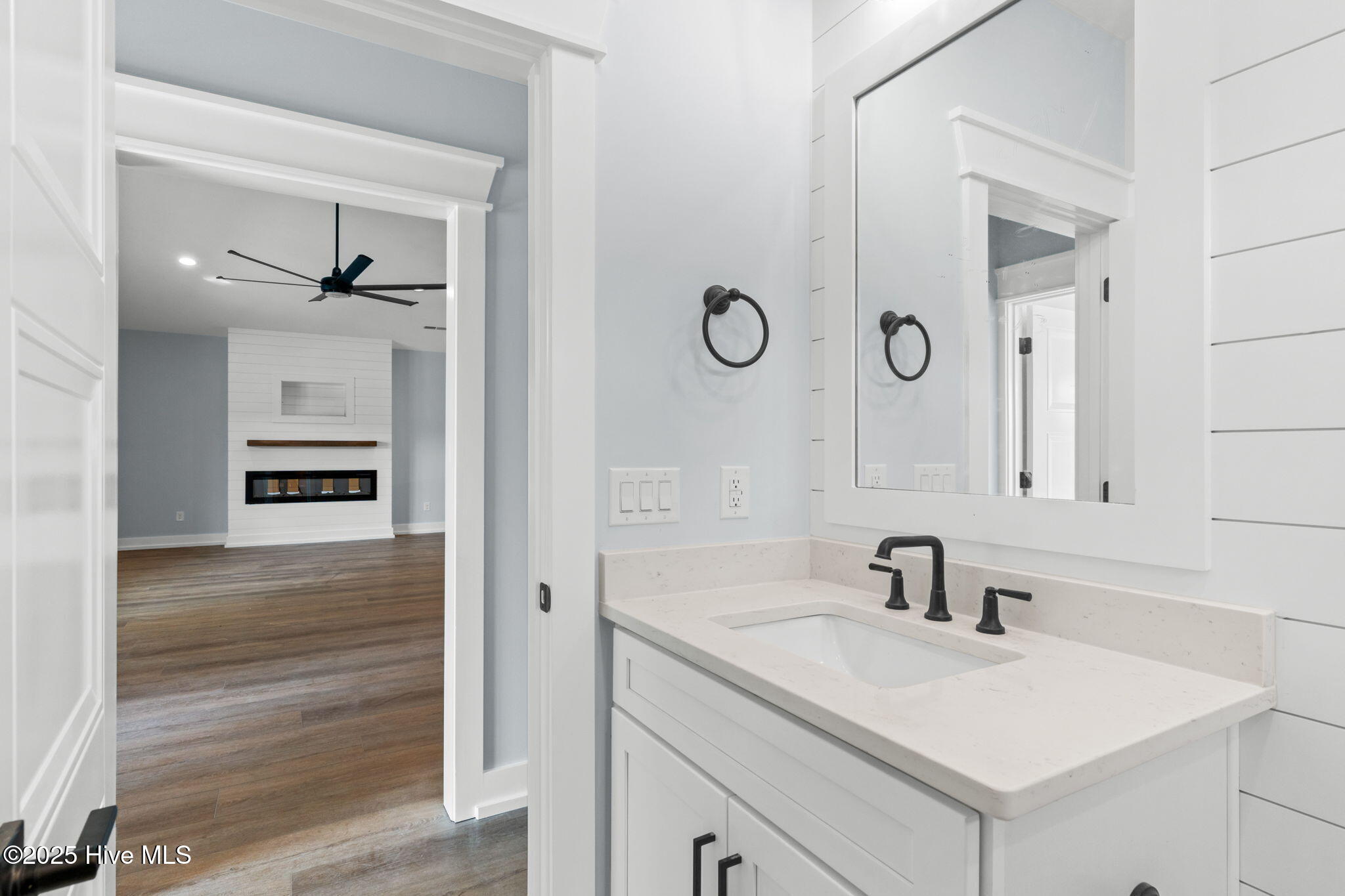 100523673 | Photo 20