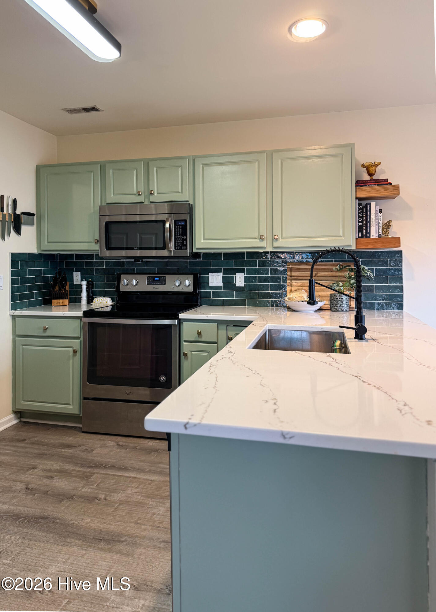 100559708 | Photo 34