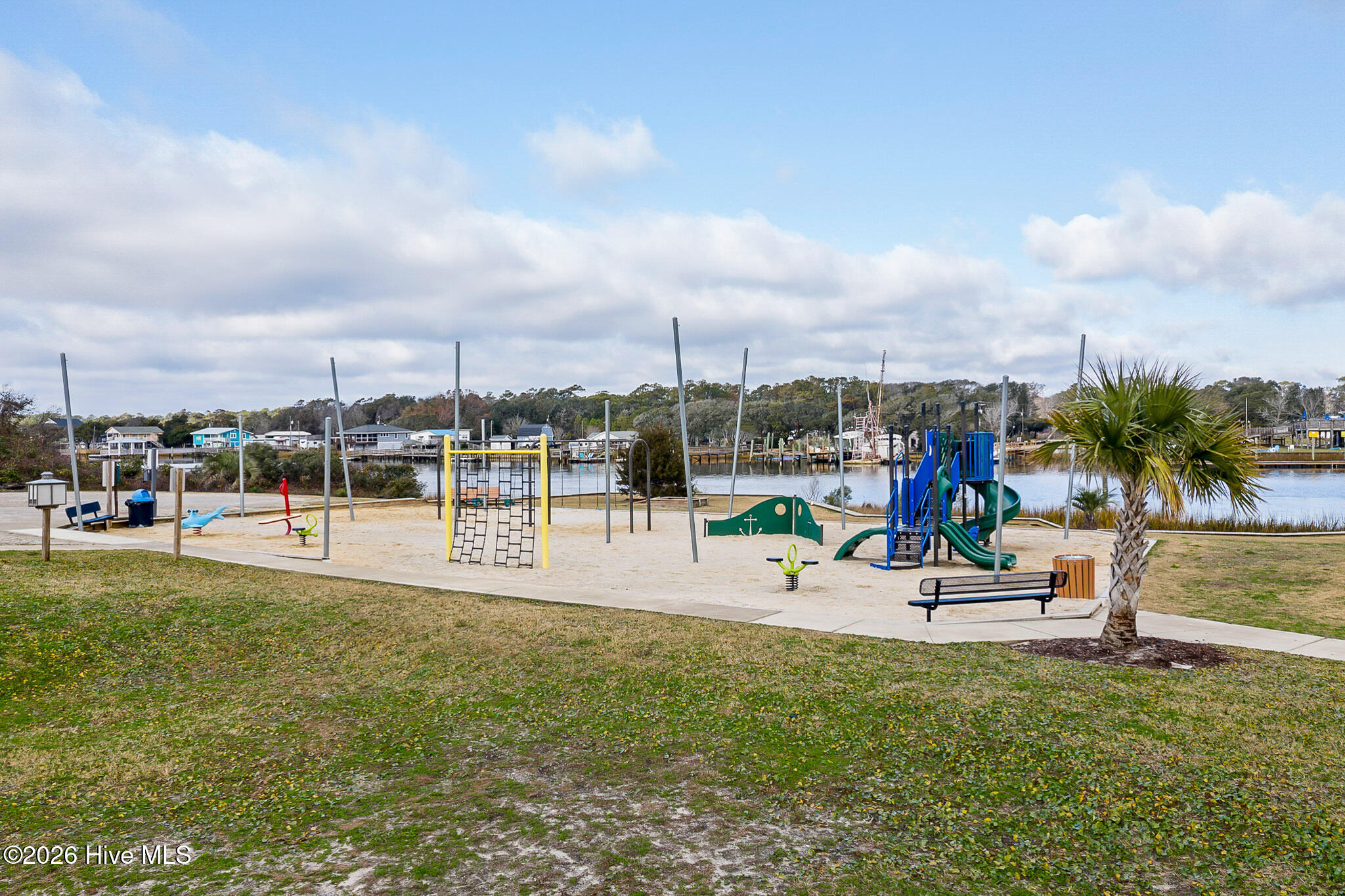 100568151 | Photo 35