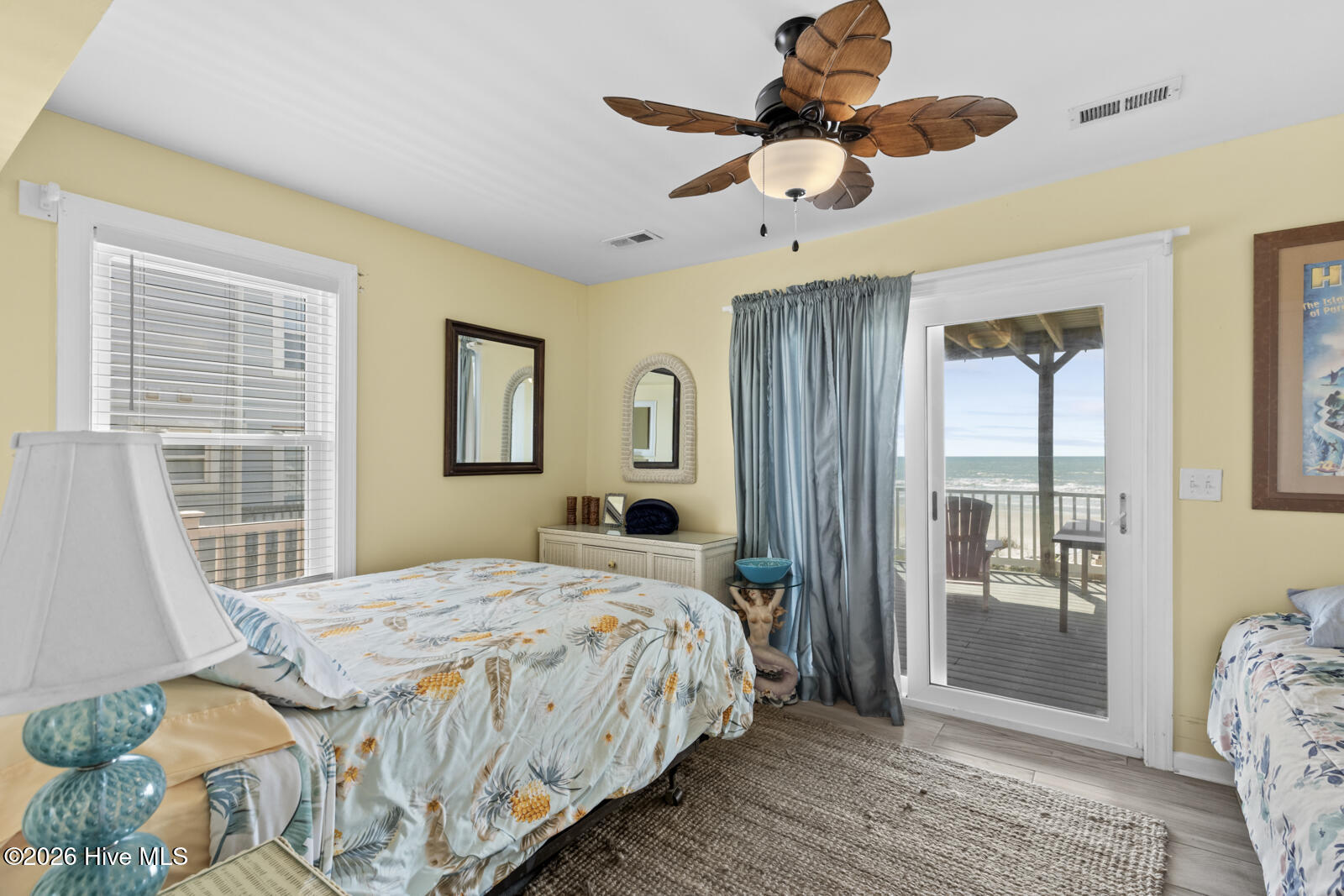 100569371 | Photo 14