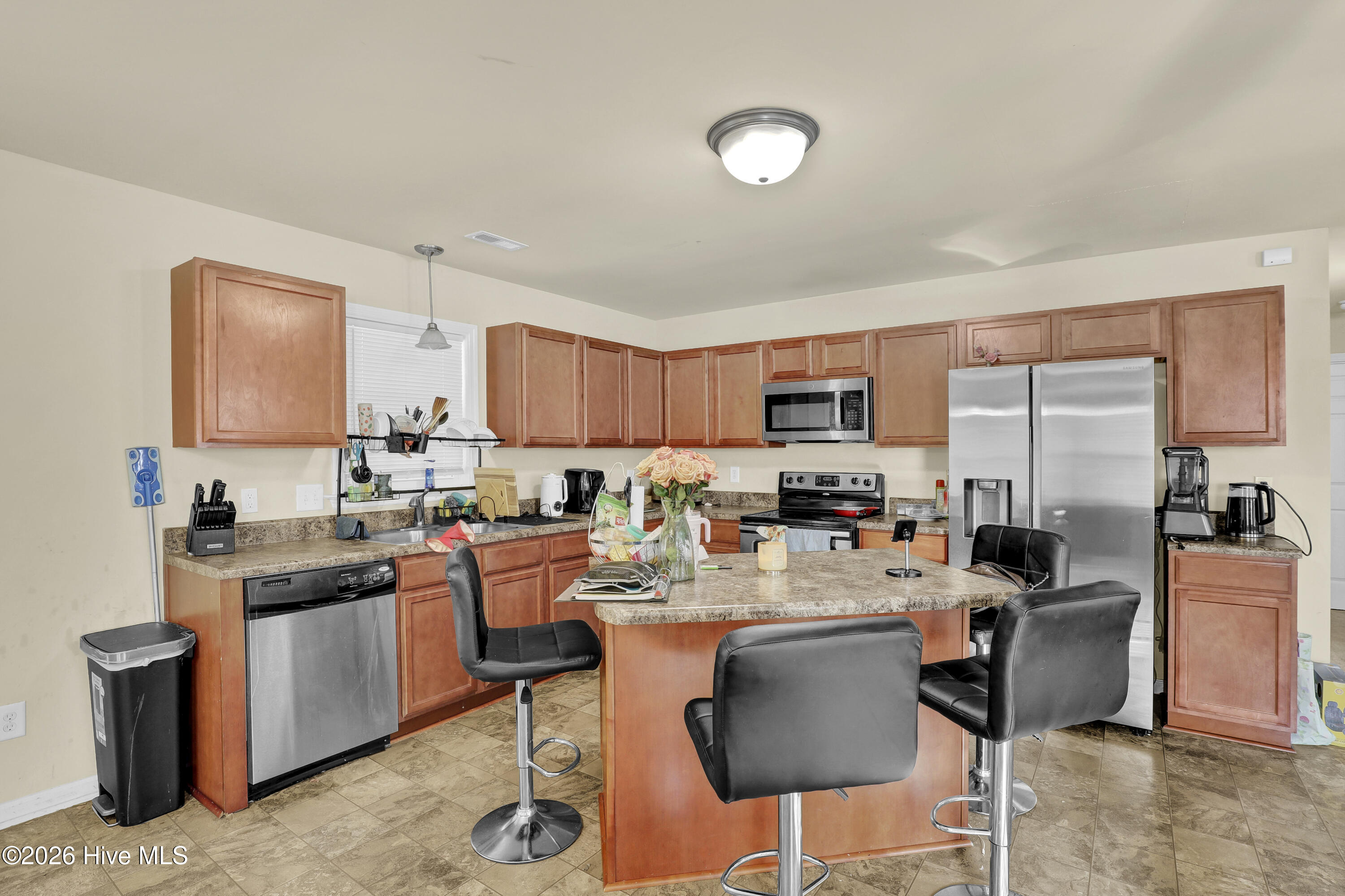 100563048 | Photo 16