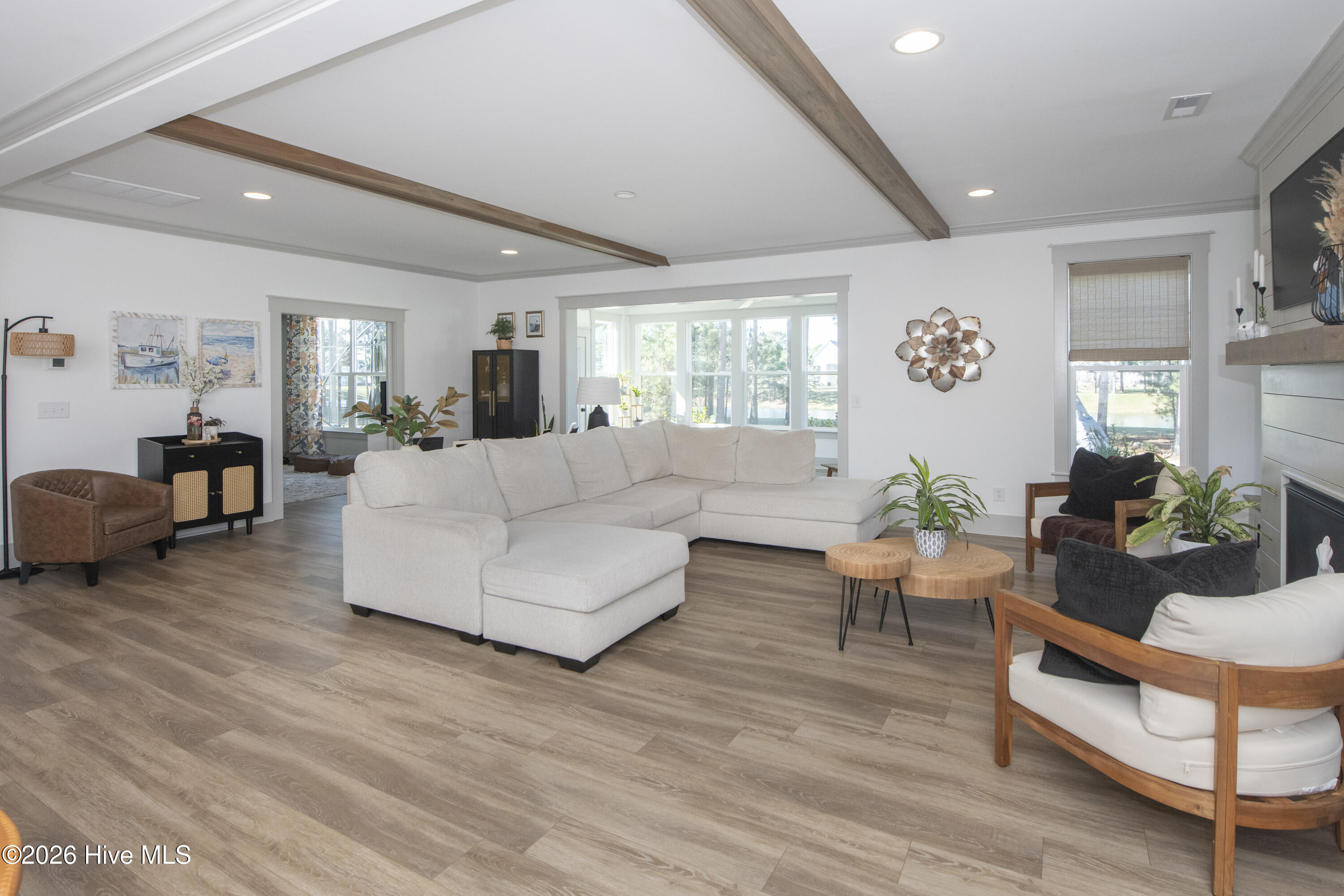 100563694 | Photo 20