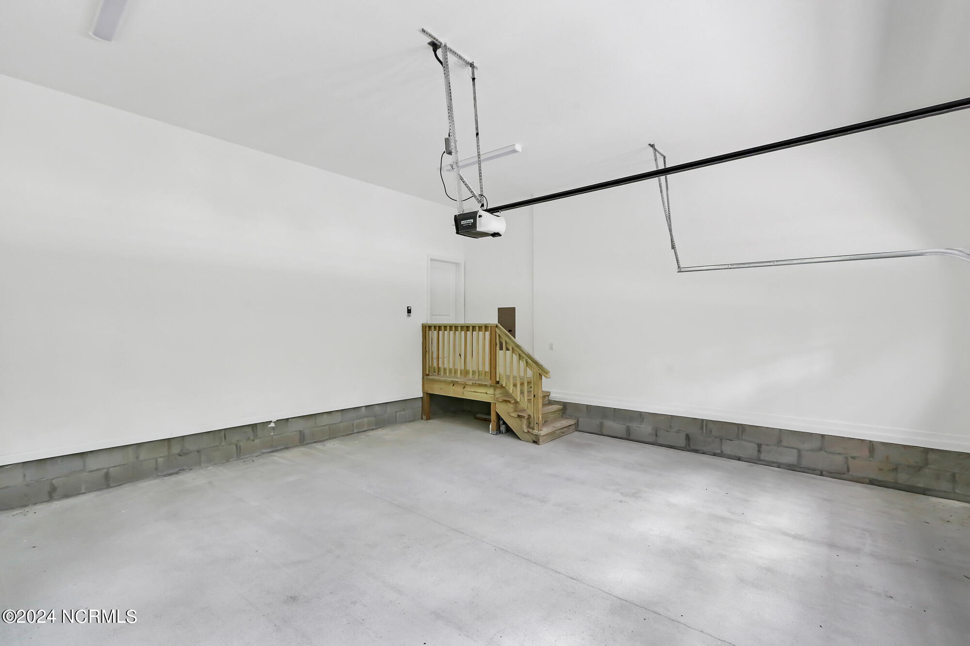 100471583 | Photo 41