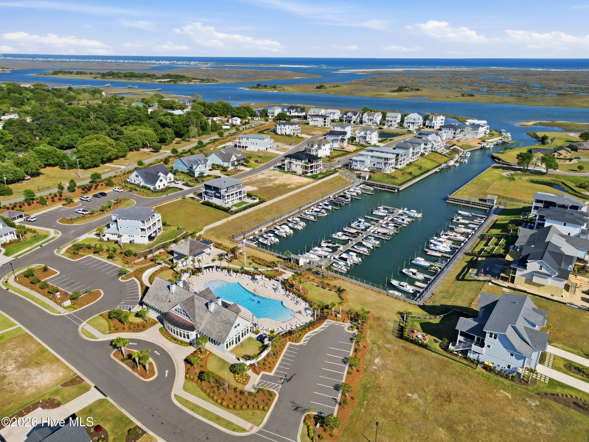 100567785 | Photo 79