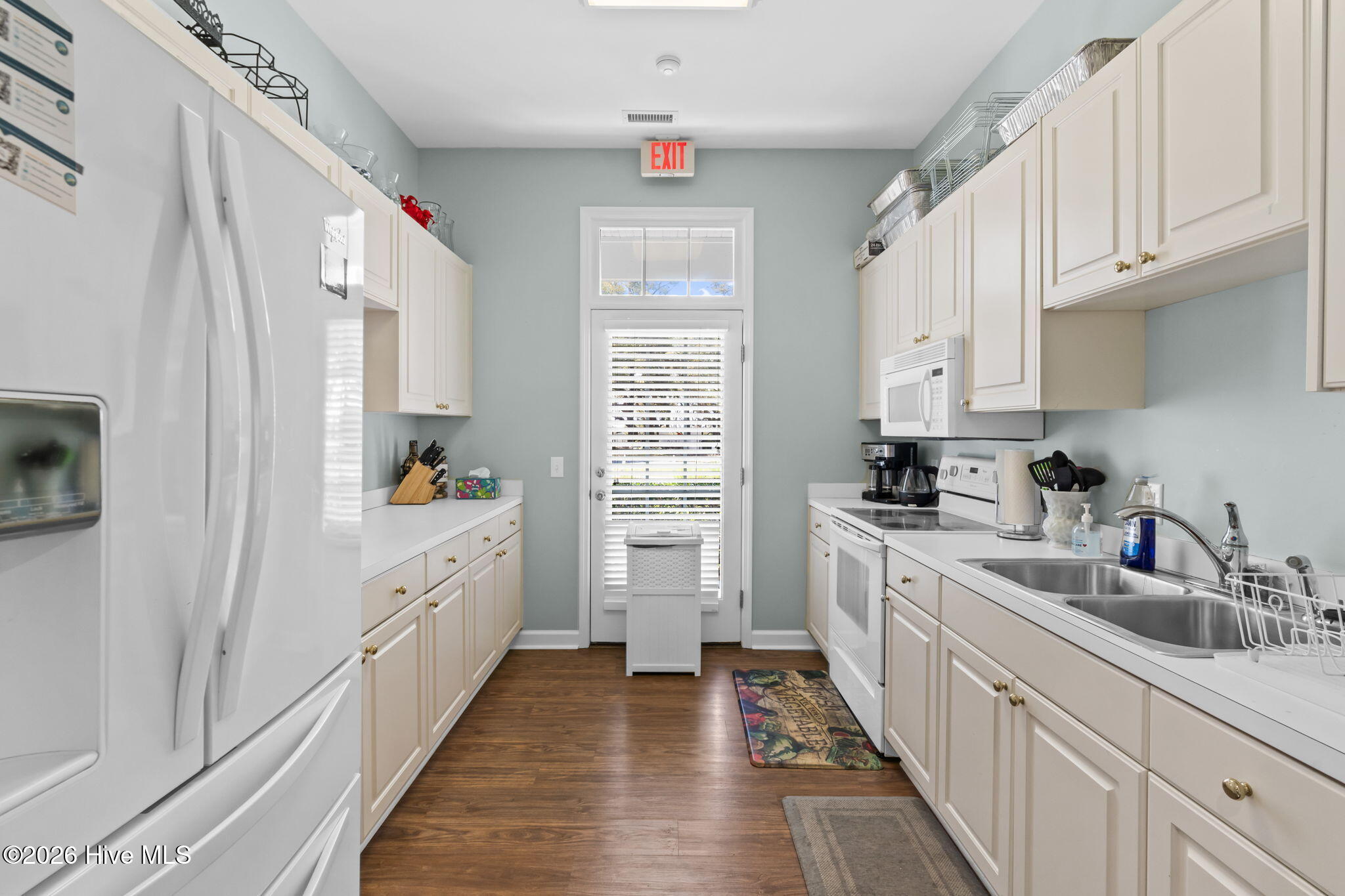 100560894 | Photo 70