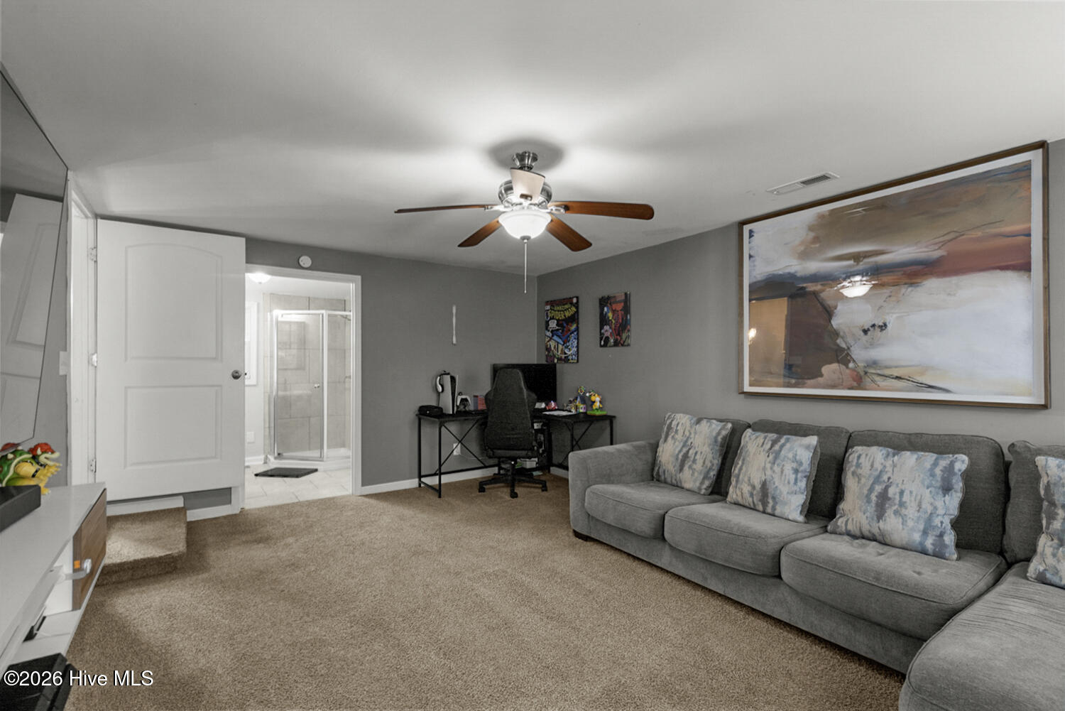 100550663 | Photo 28