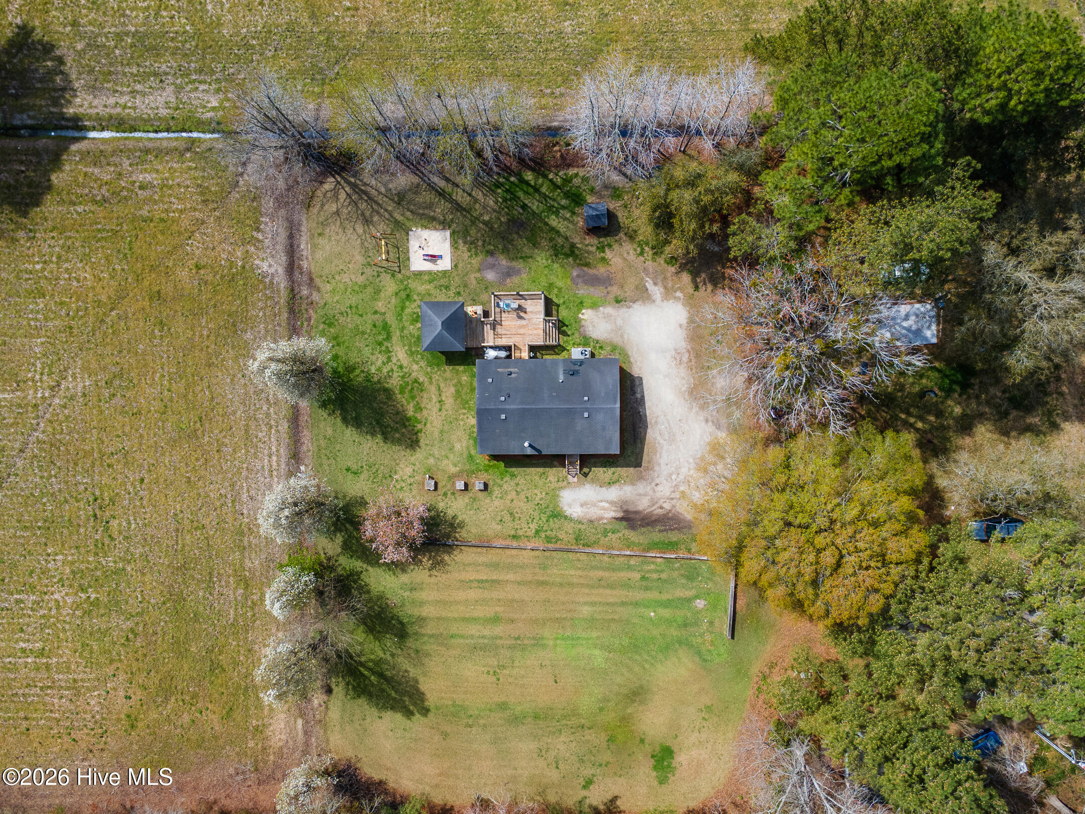 100561716 | Photo 35