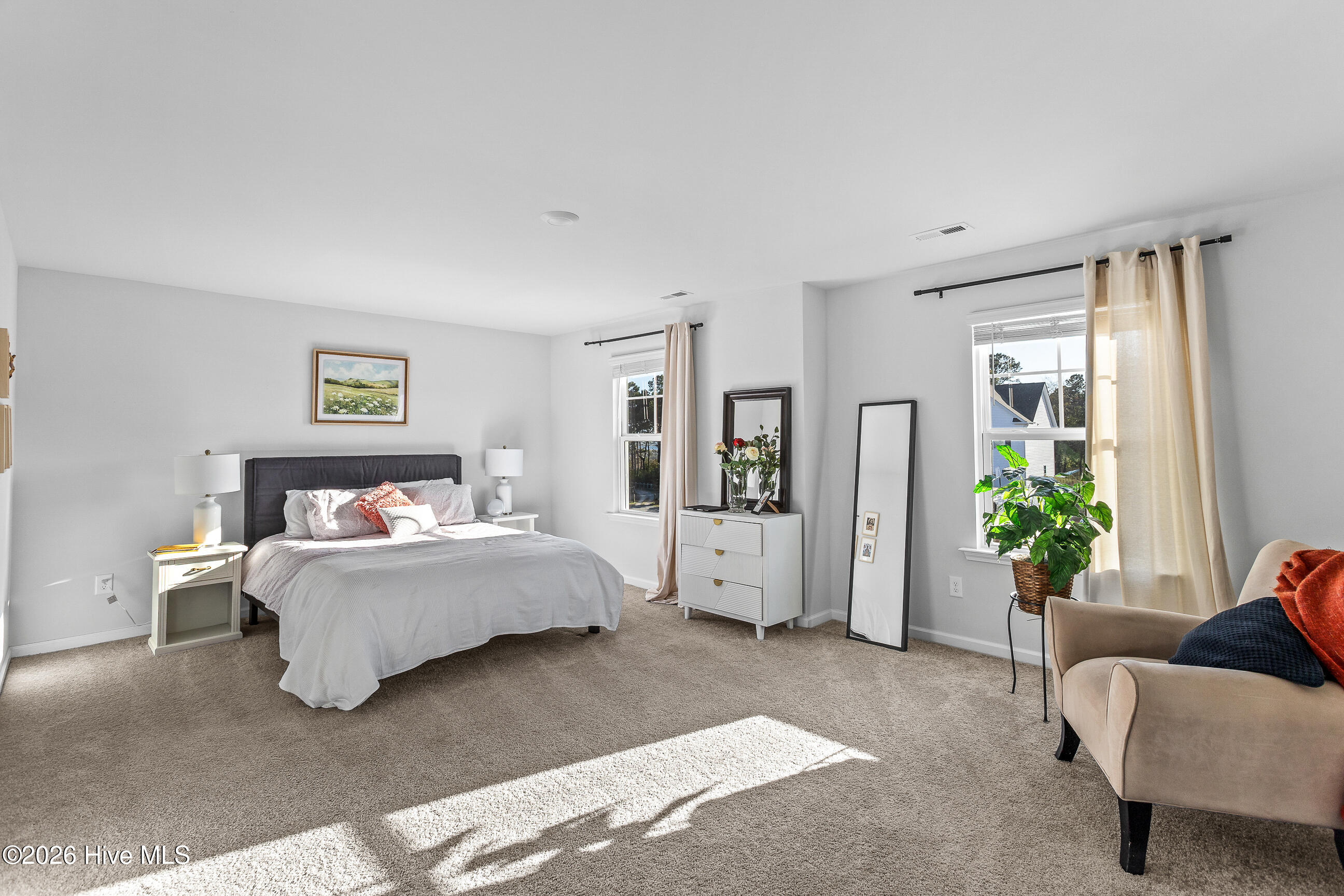 100558973 | Photo 16