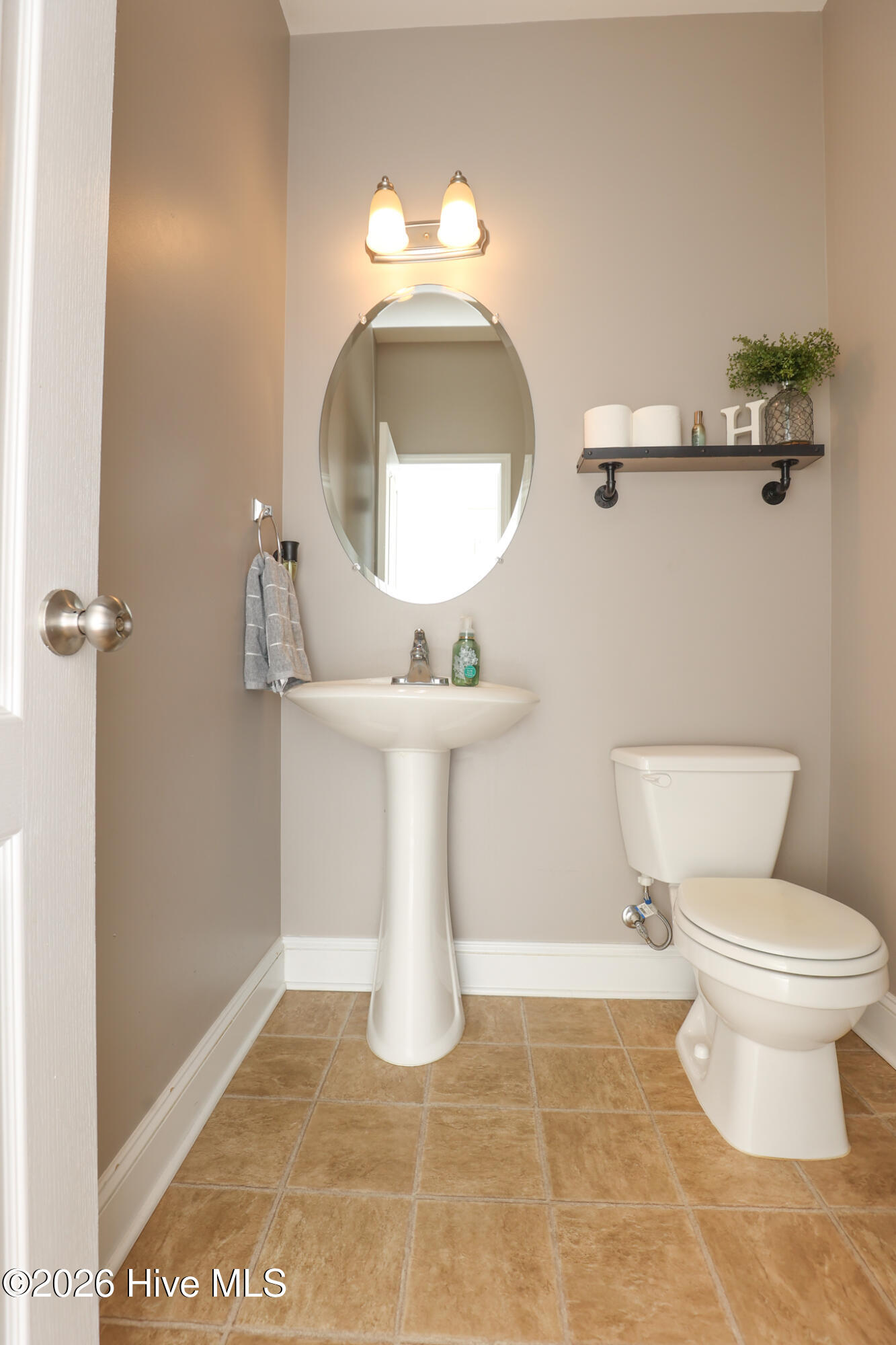 100559390 | Photo 19