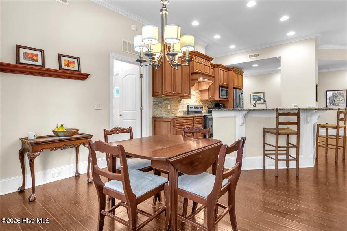 100556407 | Photo 25