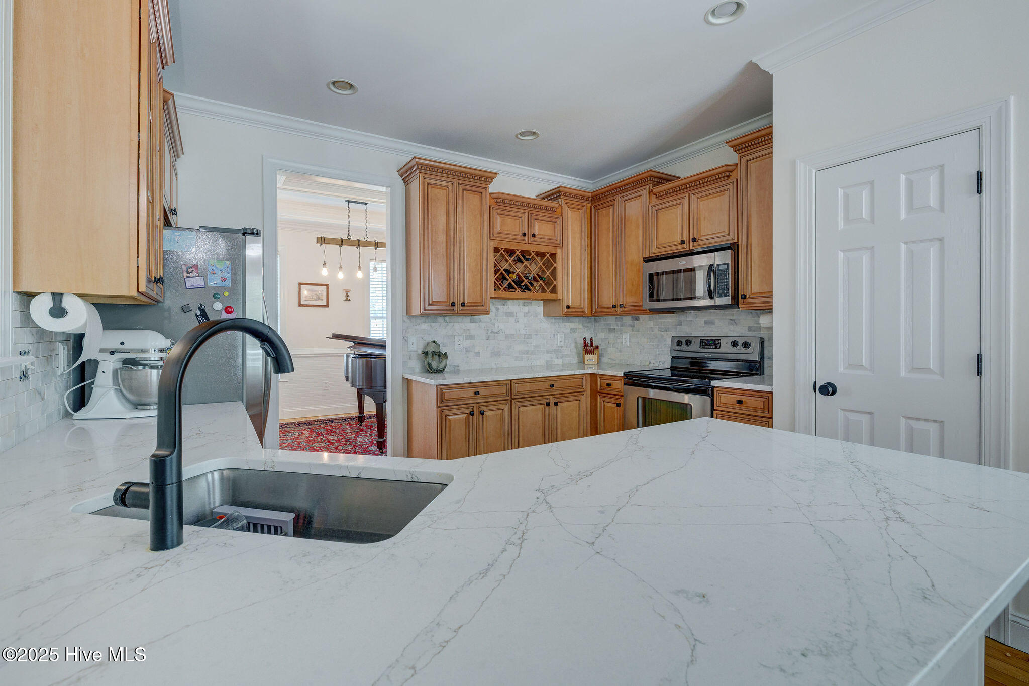 100529617 | Photo 19