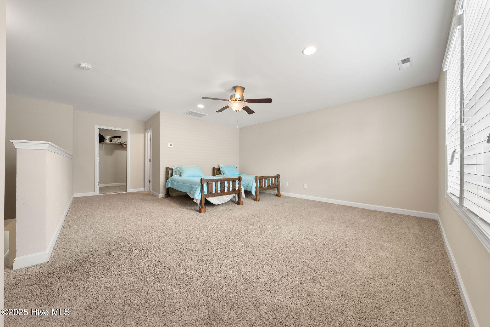 100513961 | Photo 32