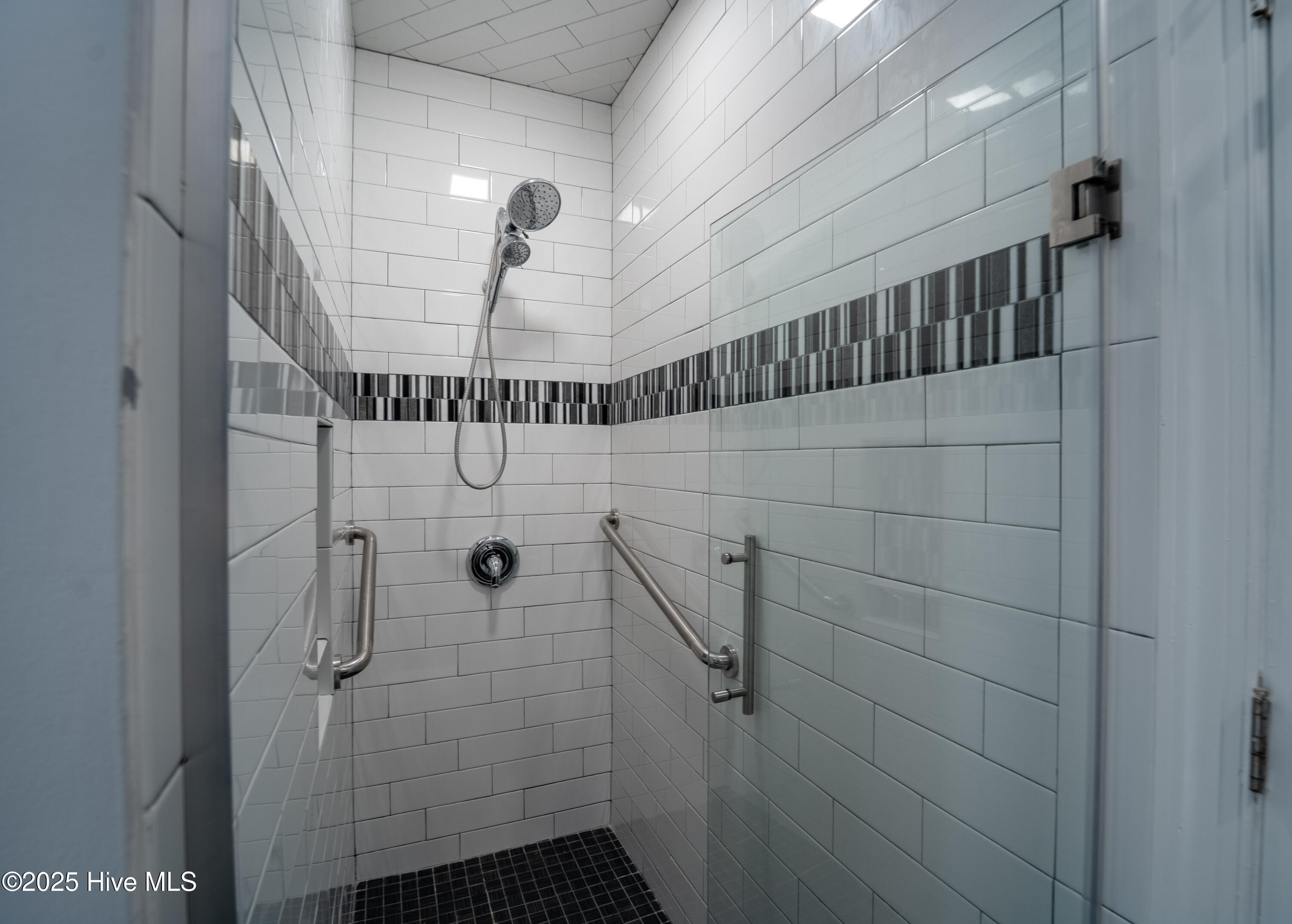 100544642 | Photo 39