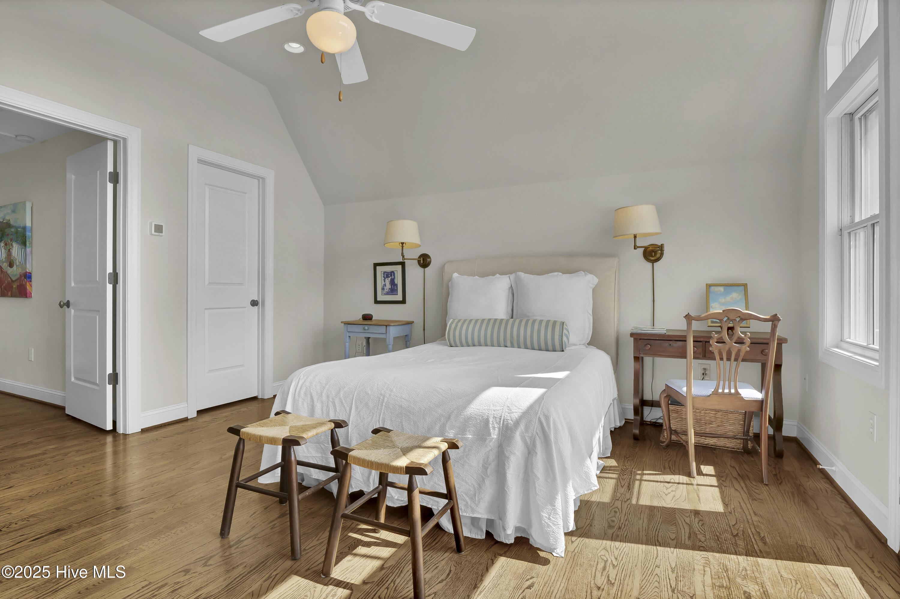 100528059 | Photo 39