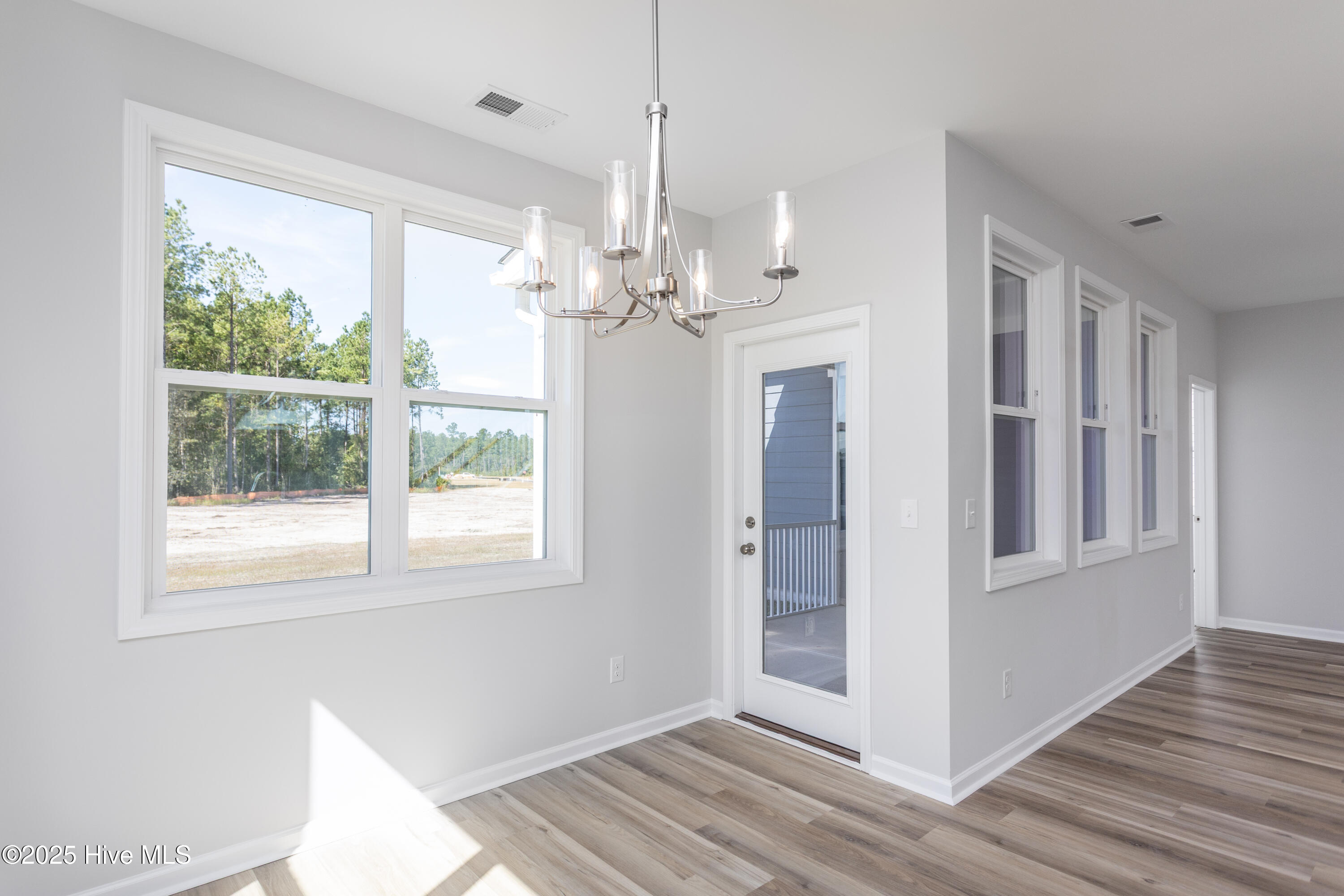 100505784 | Photo 14