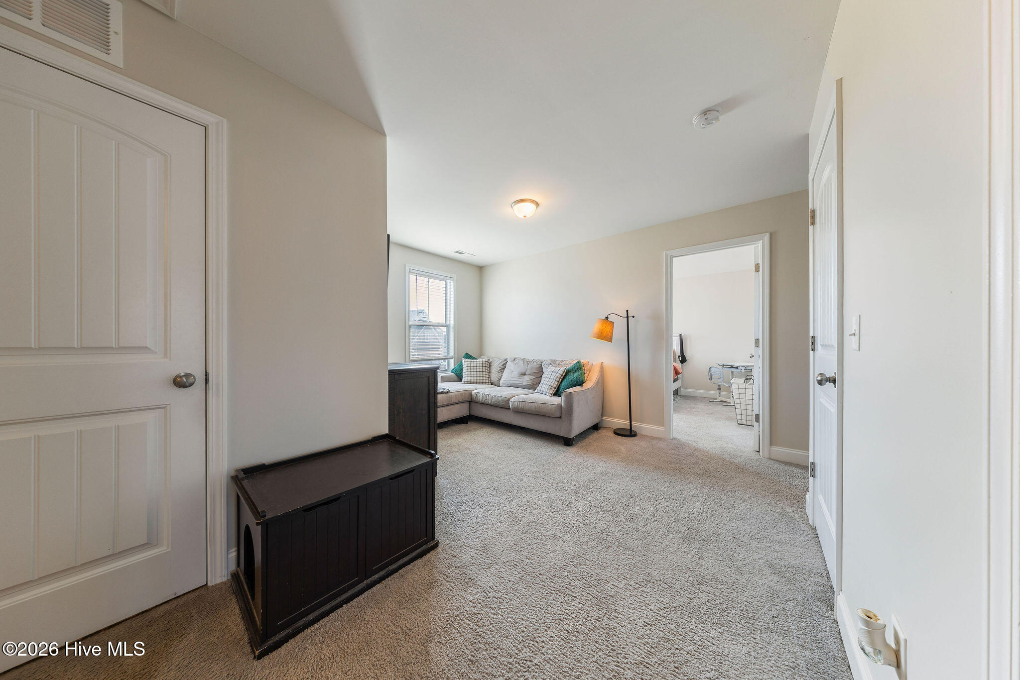 100548574 | Photo 23