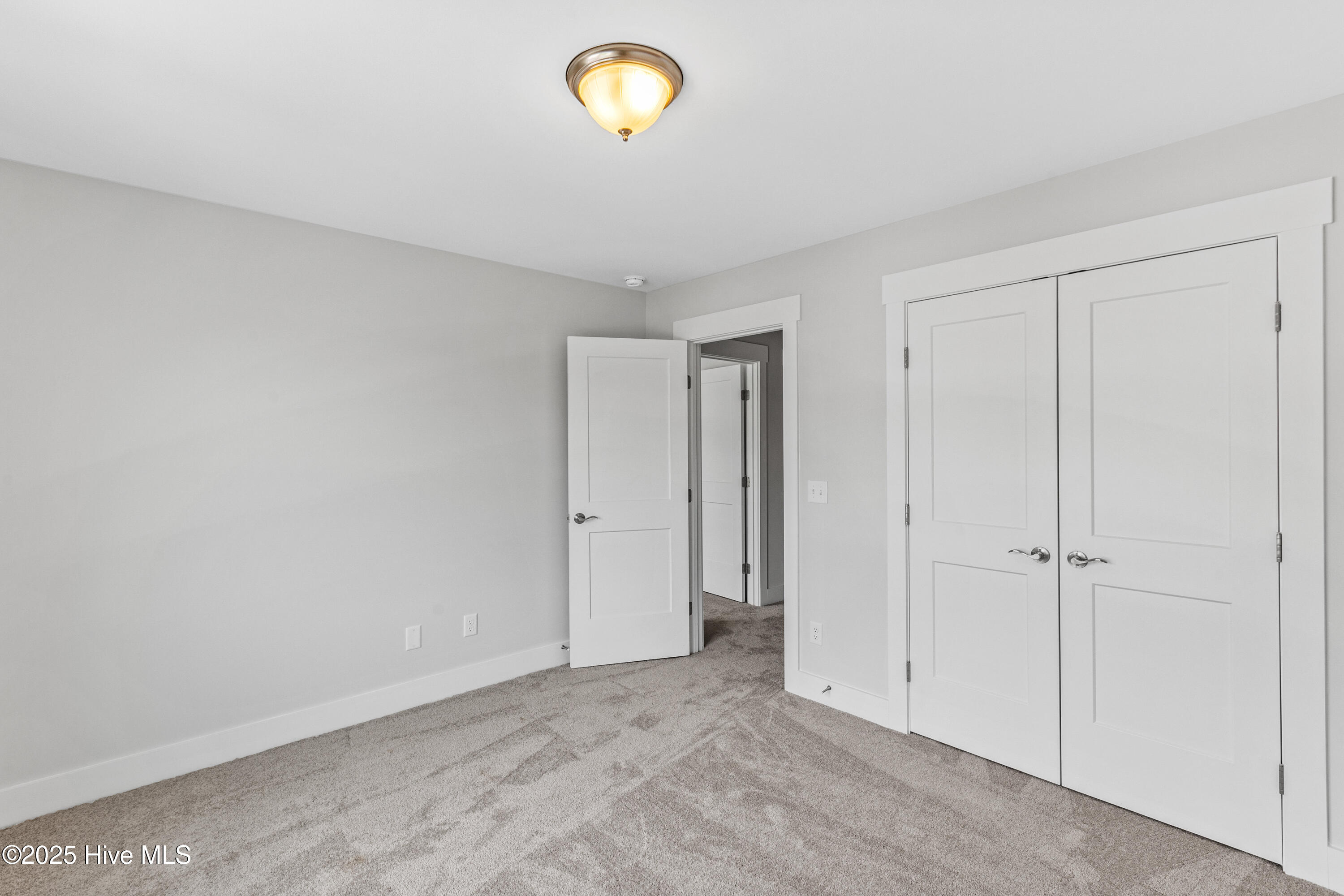 100526492 | Photo 19