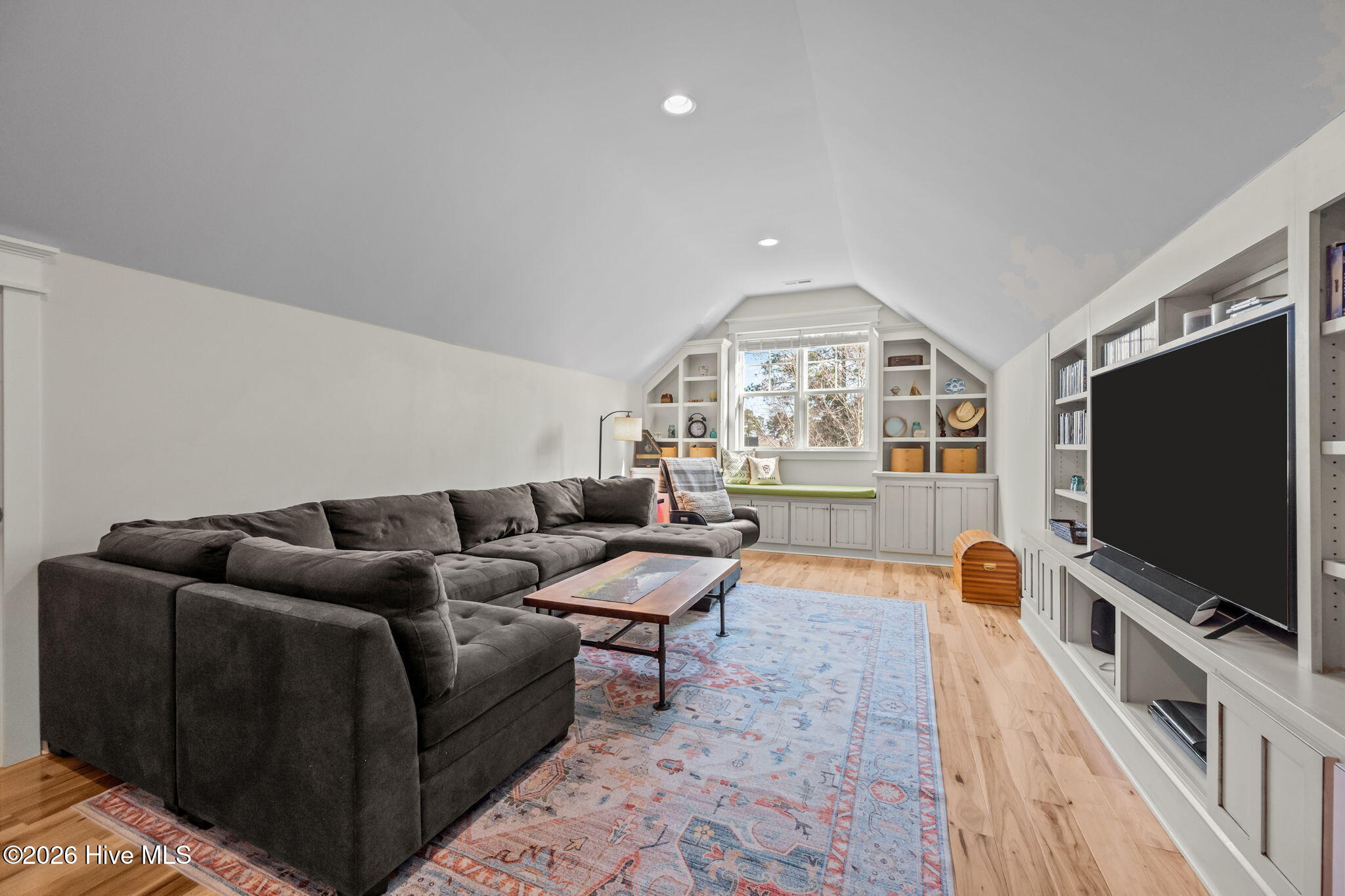 100554318 | Photo 45