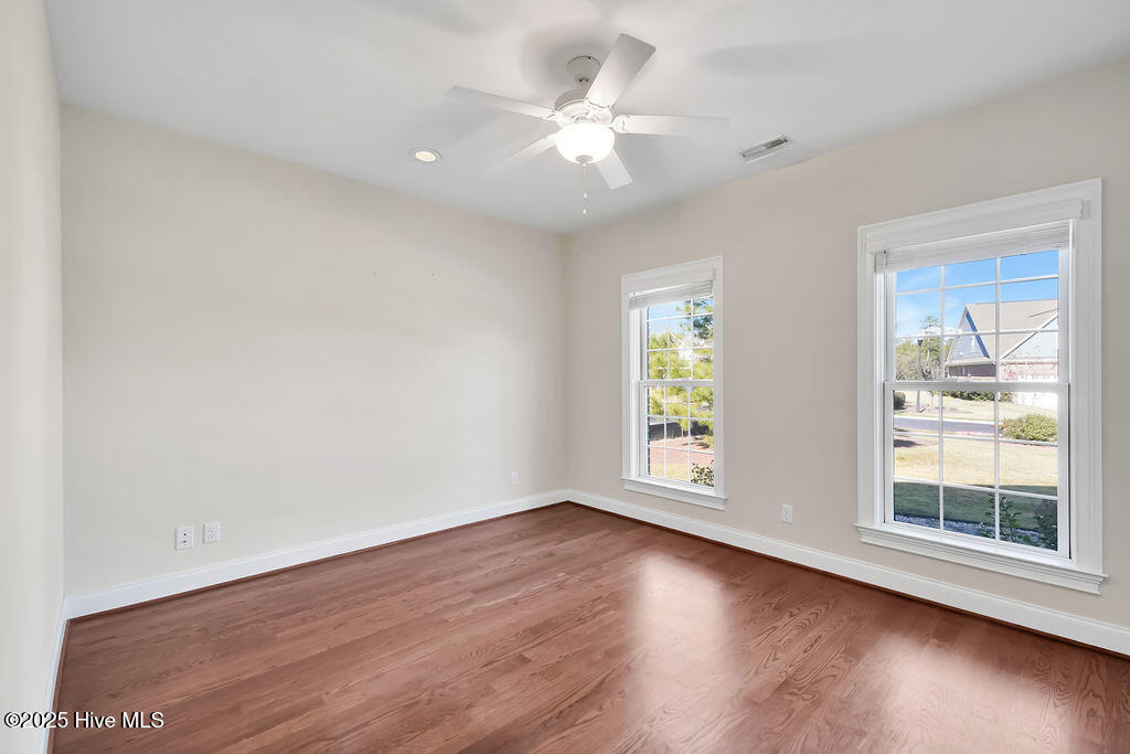 100540084 | Photo 32