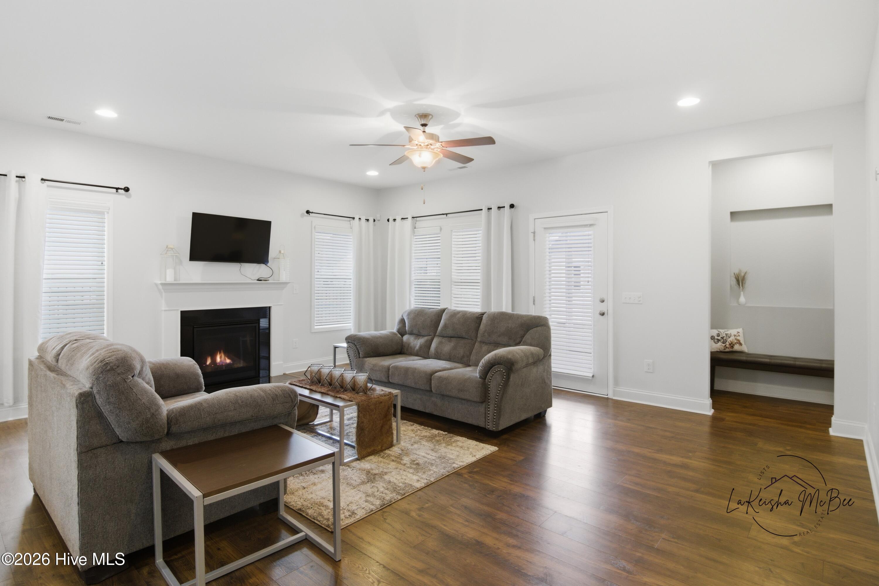 100556252 | Photo 16