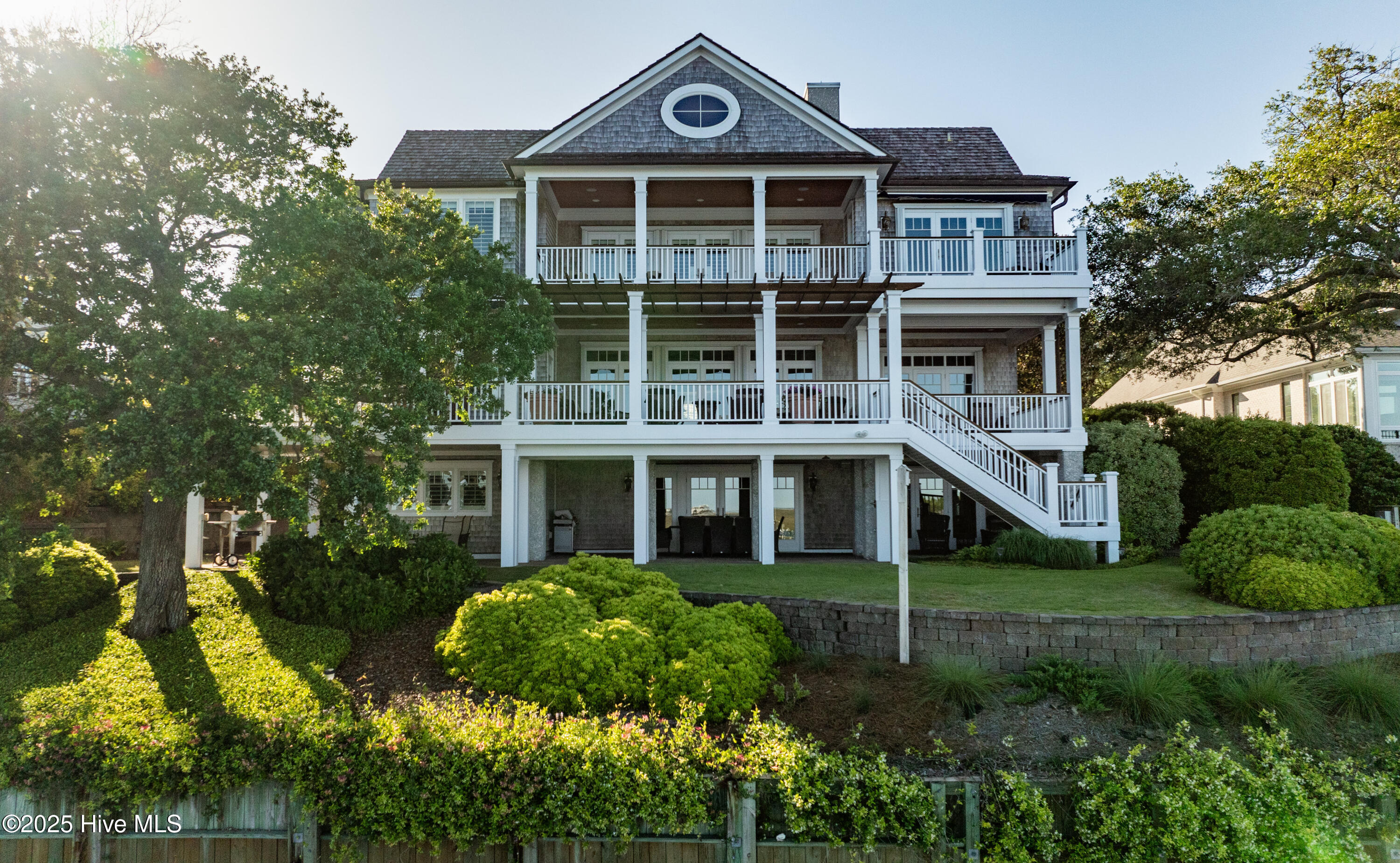 100504113 | Photo 69