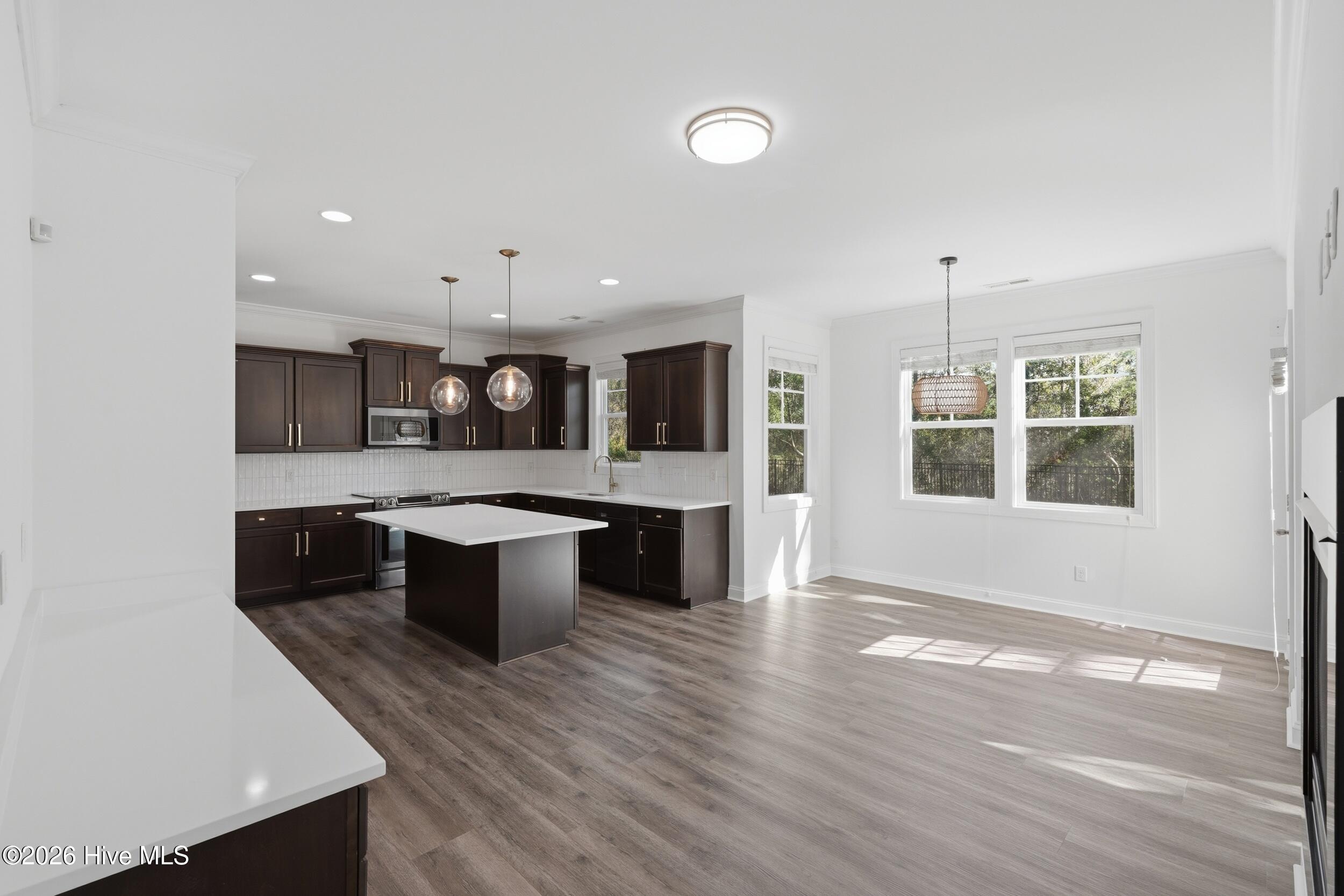 100564120 | Photo 21