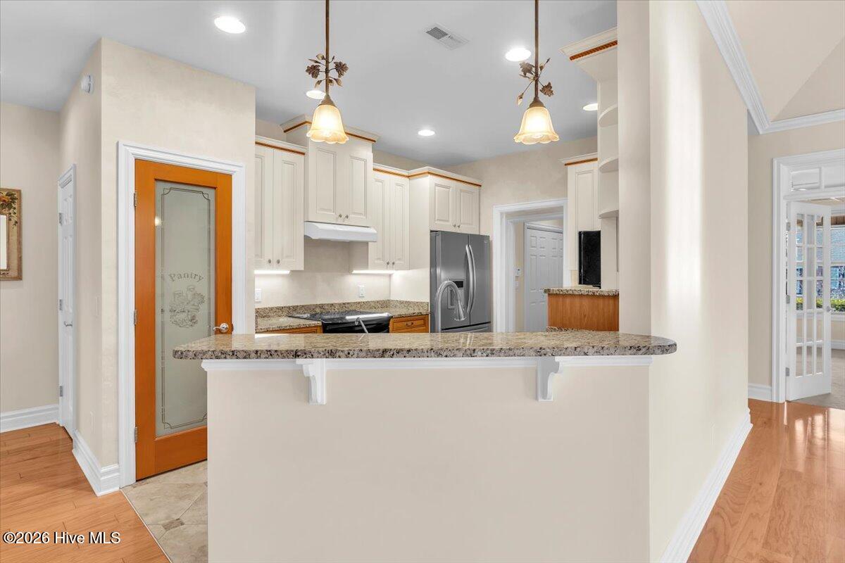 100559889 | Photo 16