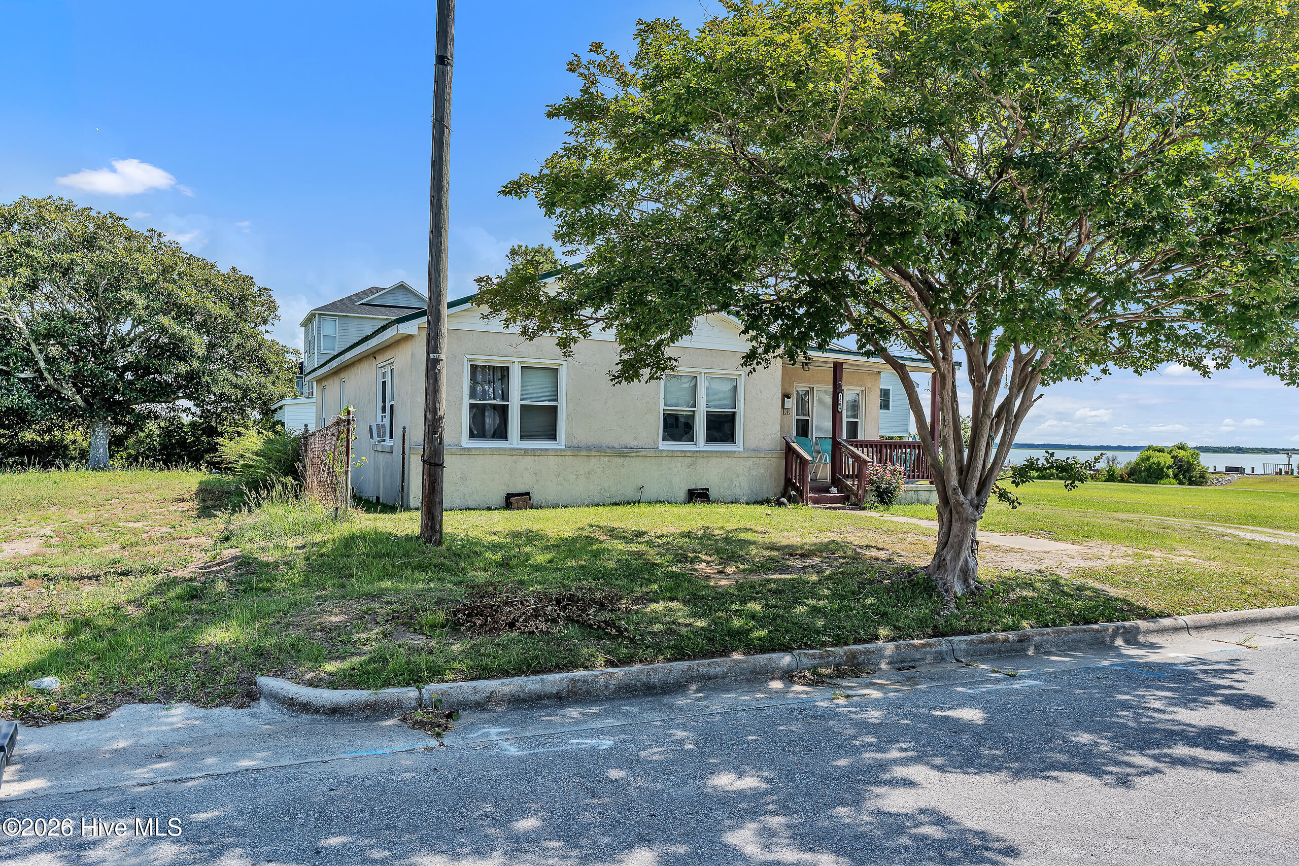 3rd image of 1004 Avery St, Morehead City, NC 28557 | MLS# 100584655