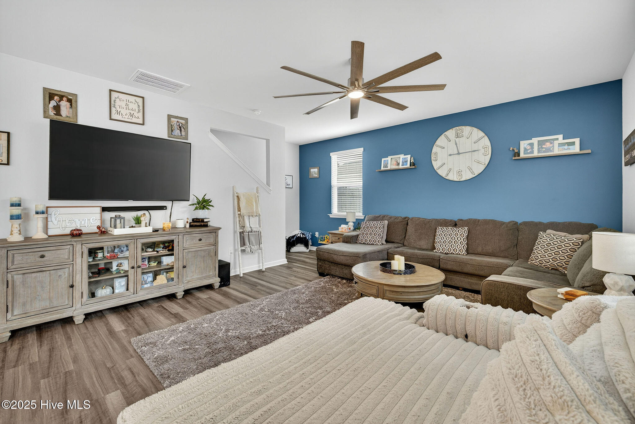 100535181 | Photo 19