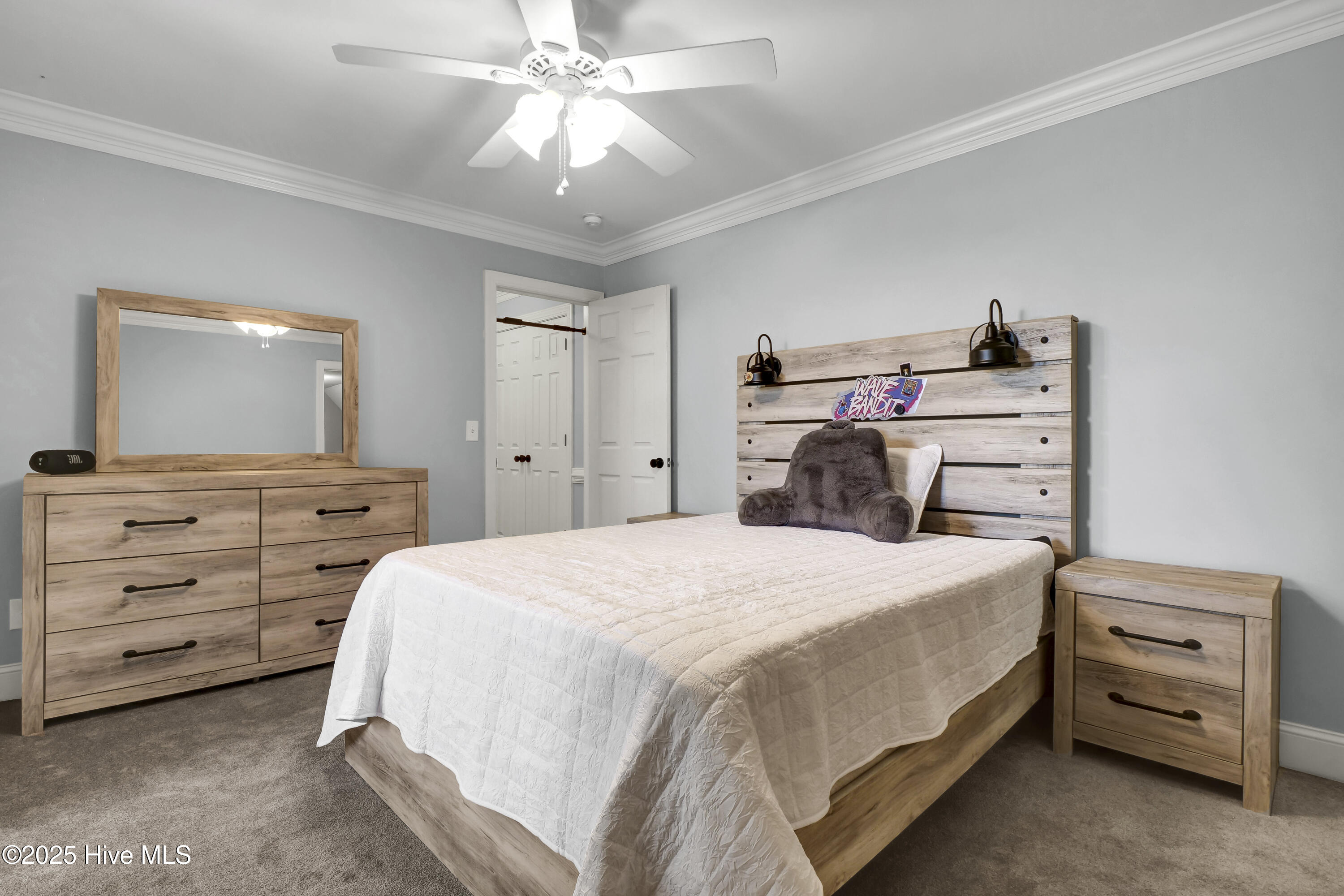 100489094 | Photo 69