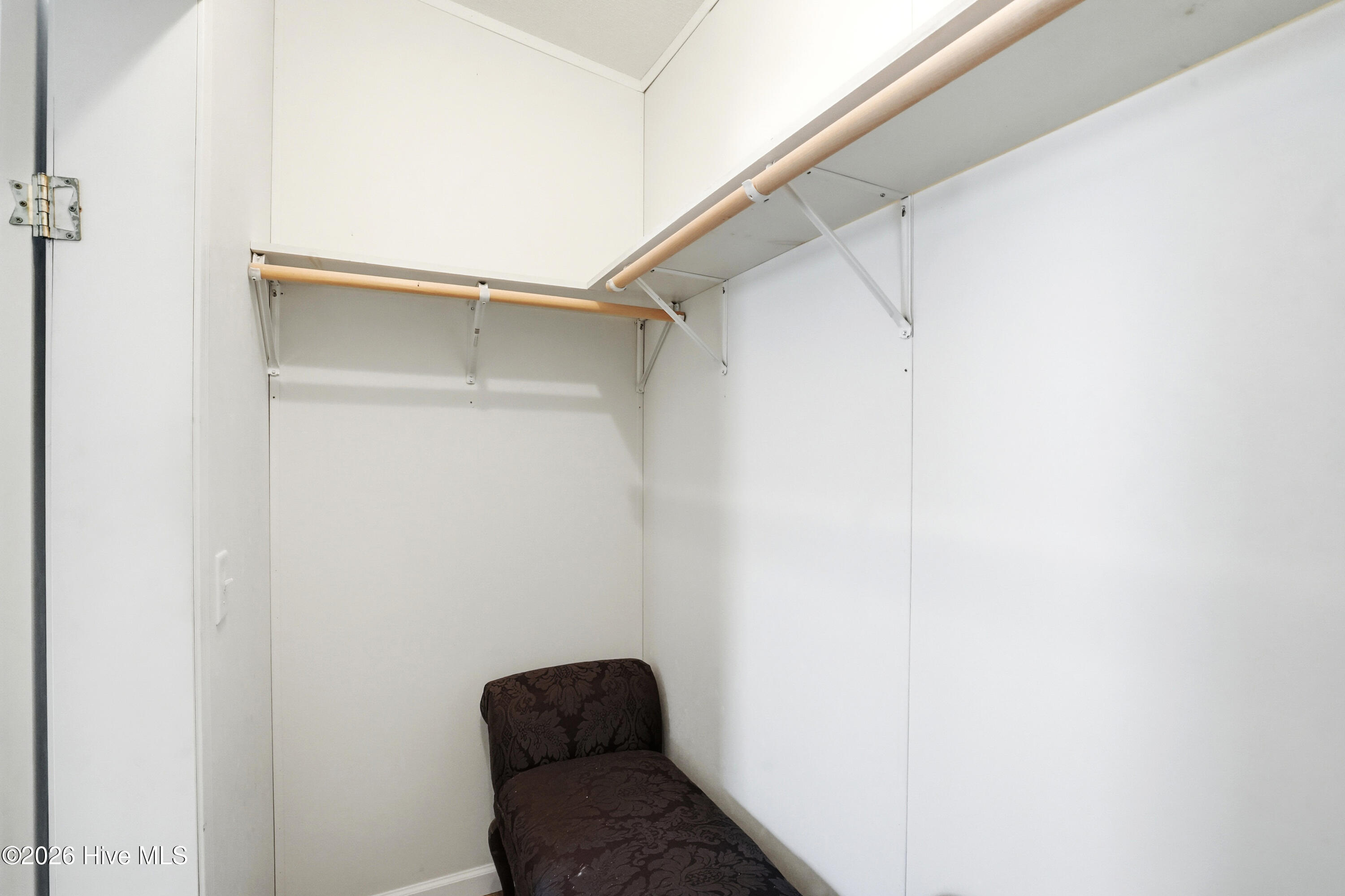 100565641 | Photo 30