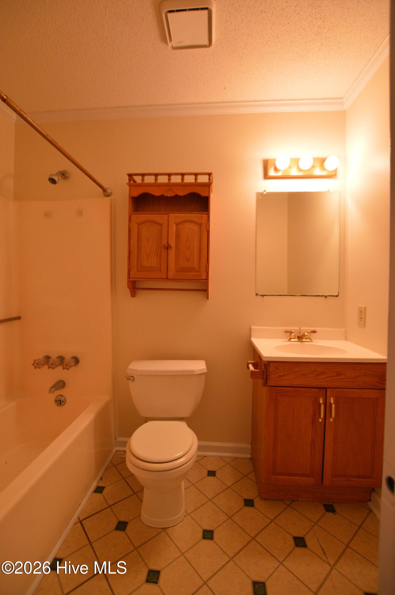 100549186 | Photo 13