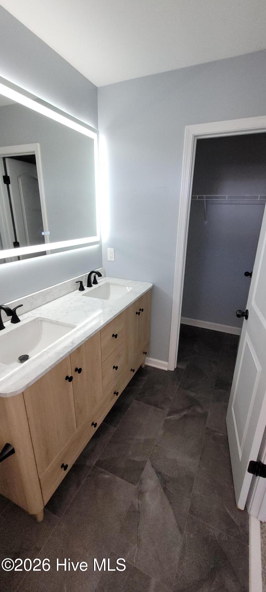 100550457 | Photo 34