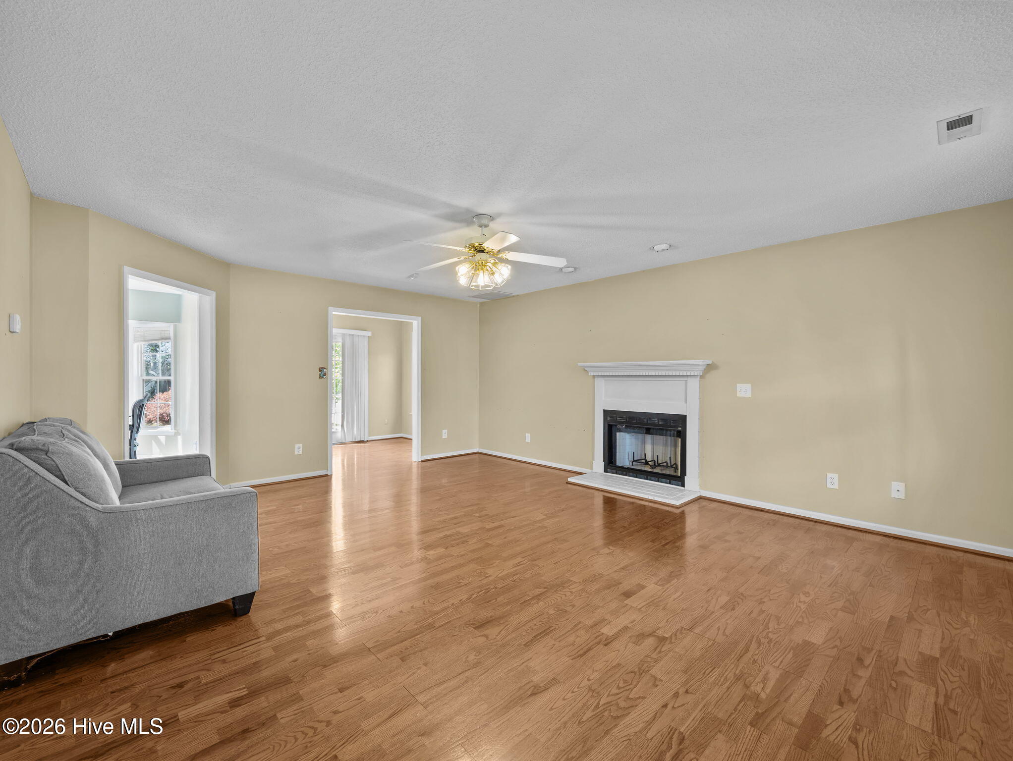 100565135 | Photo 13