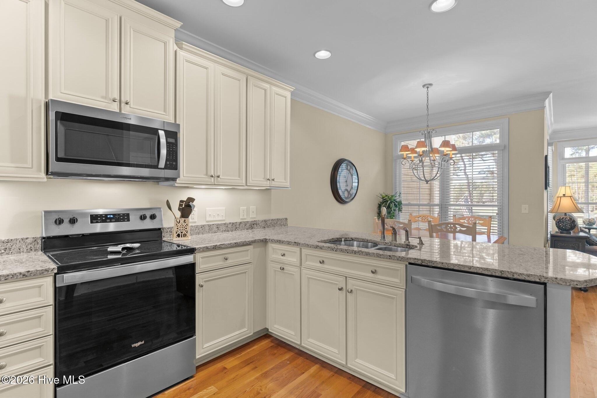 100551448 | Photo 10